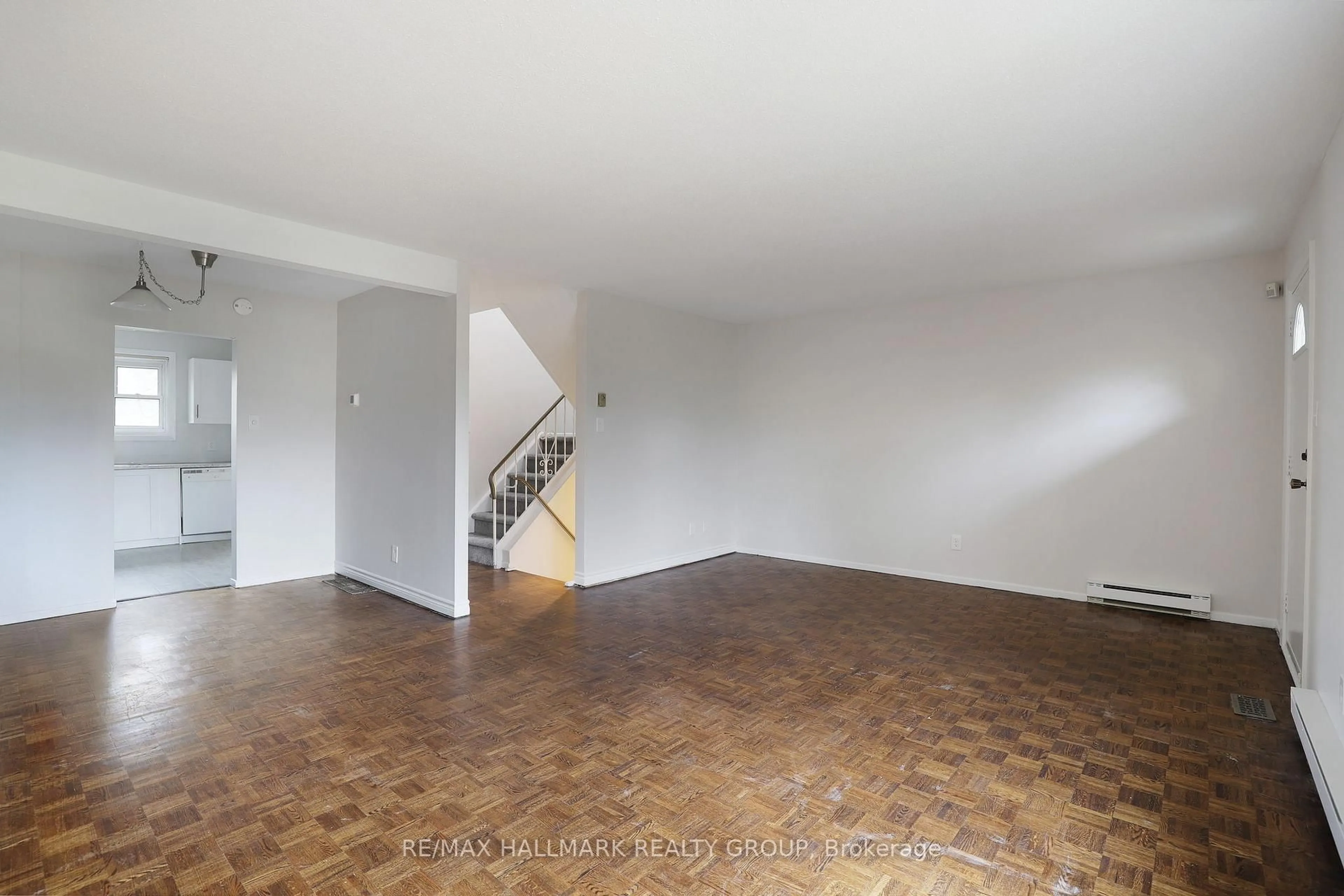 A pic of a room for 920 Dynes Rd #44, Ottawa Ontario K2C 0G8