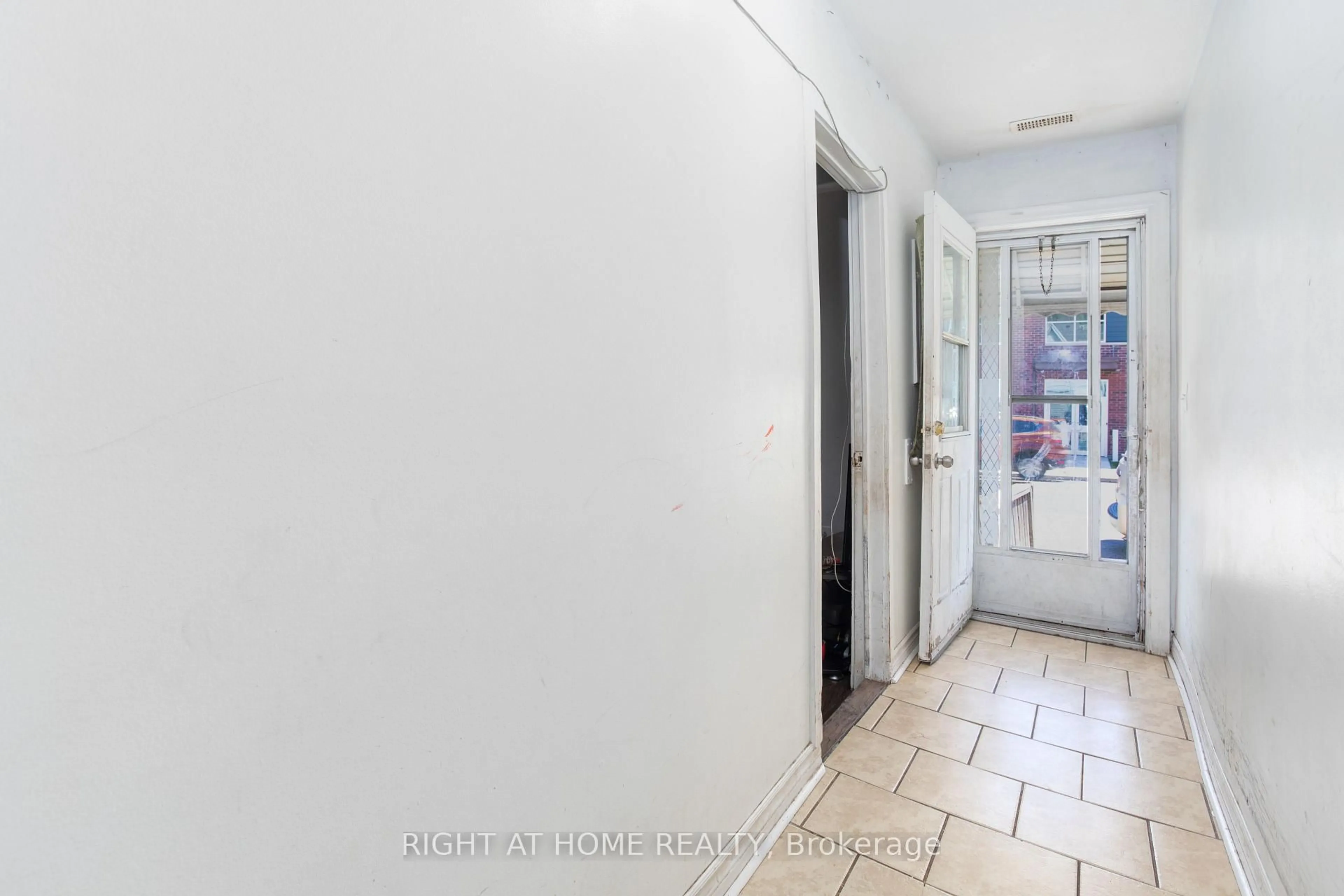 Unknown for 175-177 Wilson St, Hamilton Ontario L8R 1E3