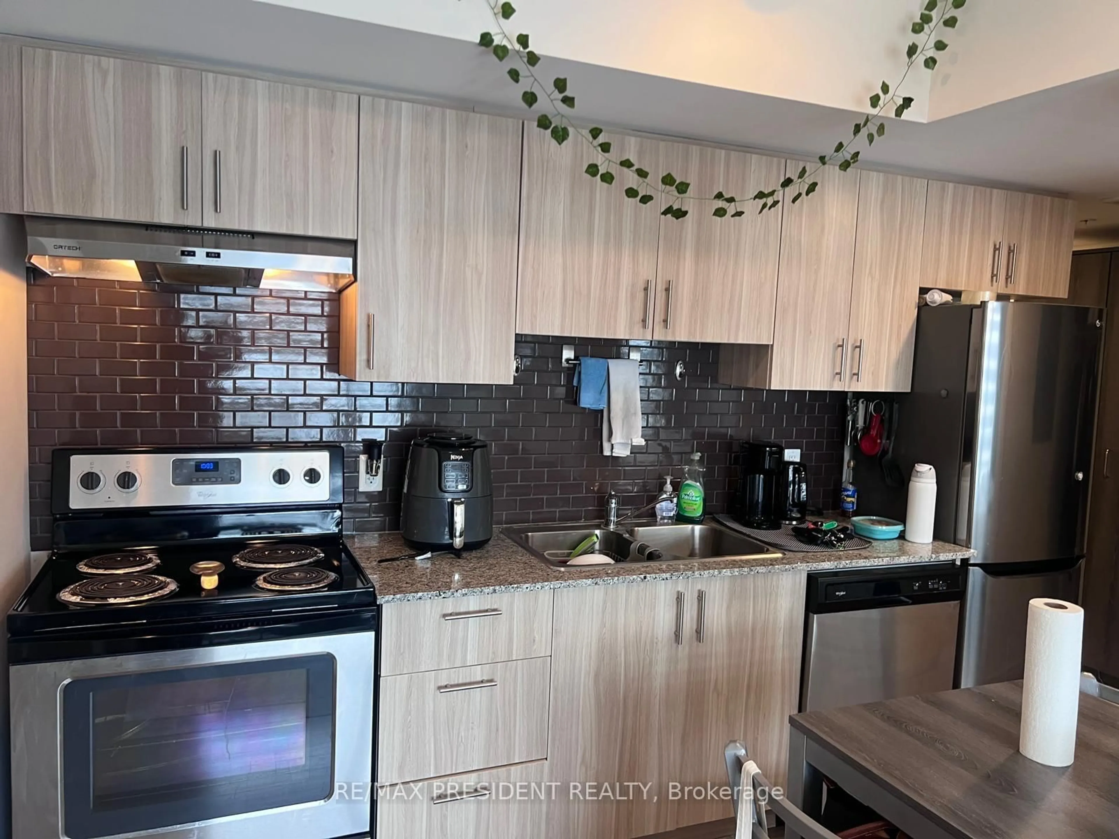 Unknown for 275 Larch St St #G616, Waterloo Ontario N2L 3R2