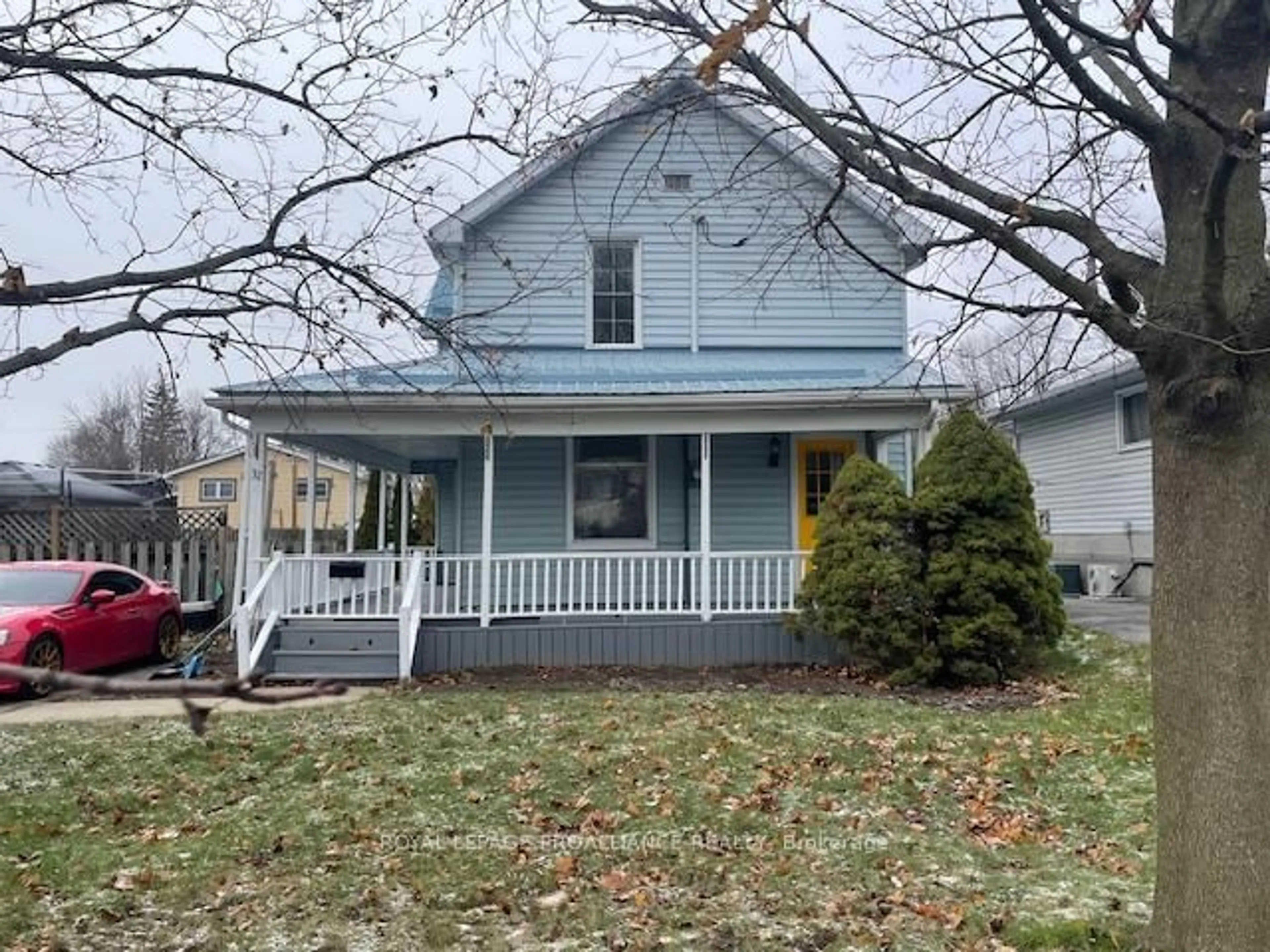 Home with vinyl exterior material, street for 32 McNichol Ave, Quinte West Ontario K8V 2R6