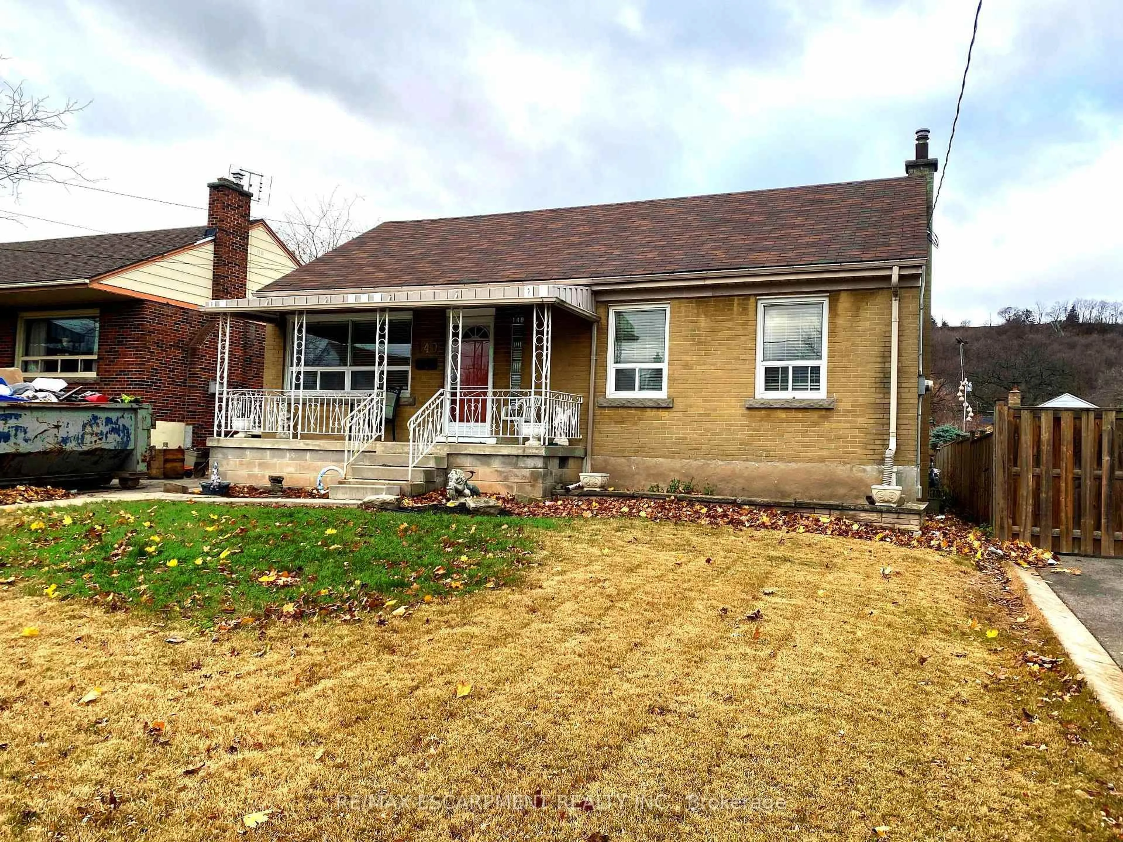 Home with brick exterior material, street for 140 Stewartdale Ave, Hamilton Ontario L8K 4P5