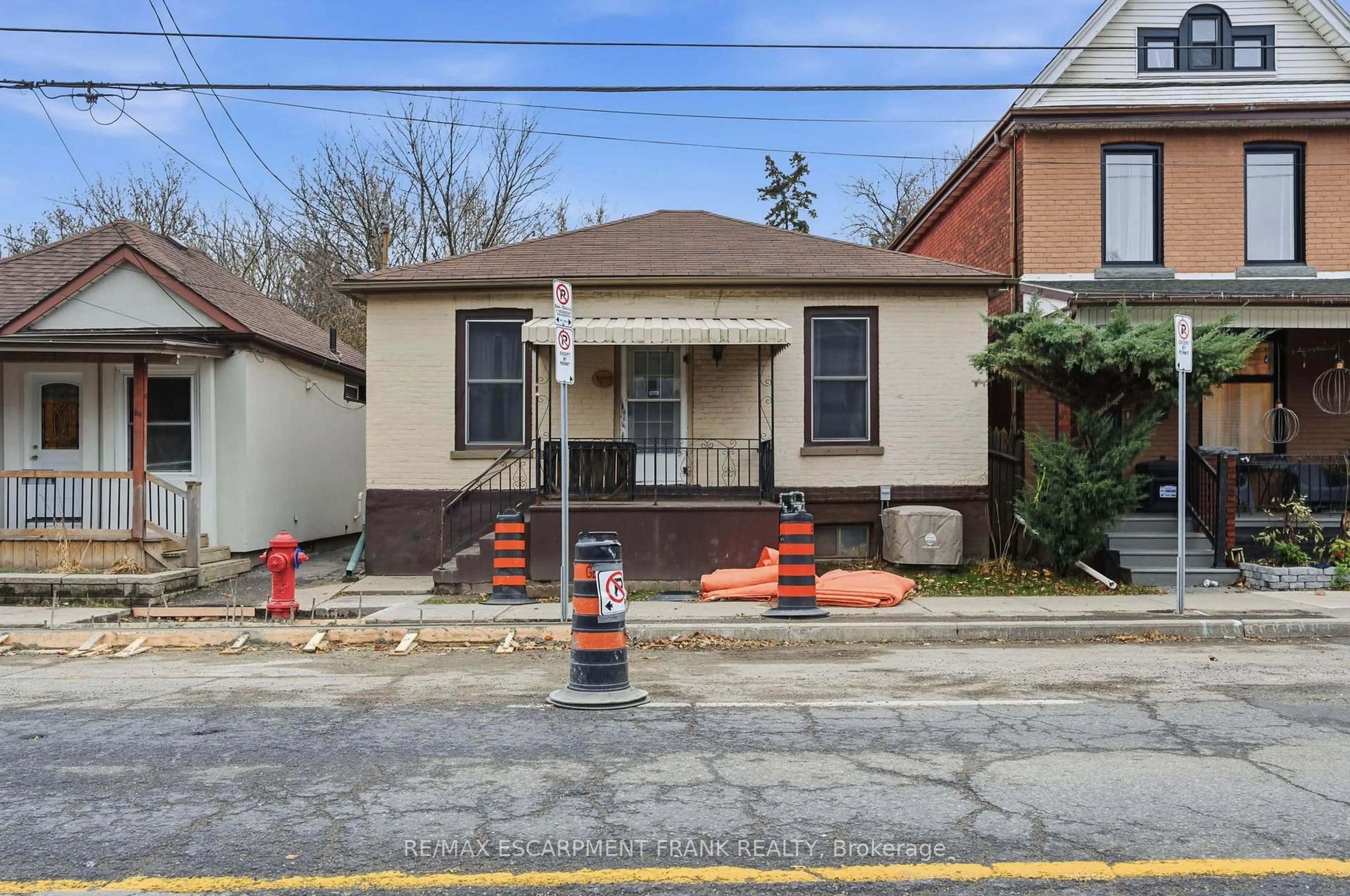 Unknown for 42 Burlington St, Hamilton Ontario L8L 4G4