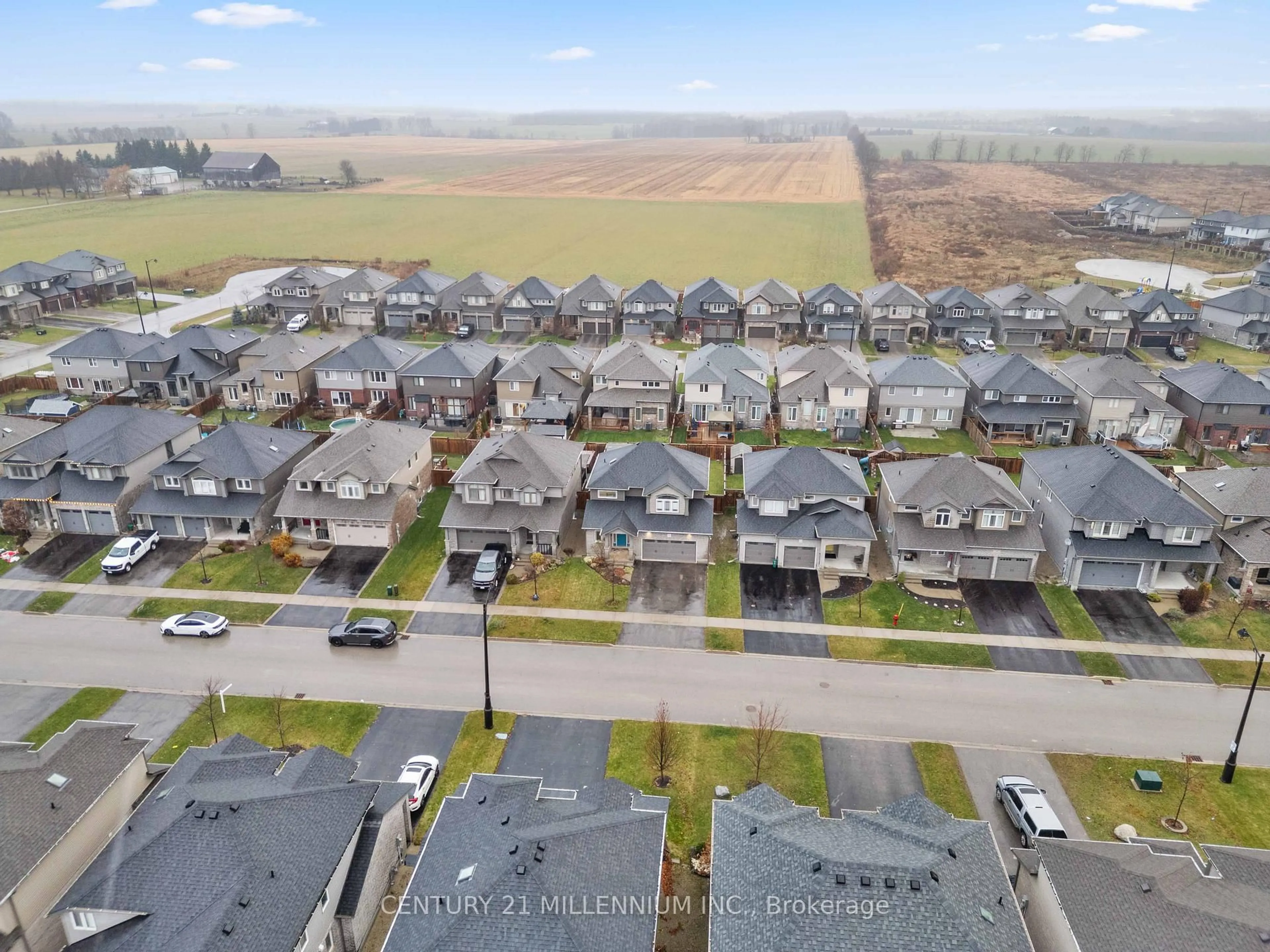 A pic from outside/outdoor area/front of a property/back of a property/a pic from drone, unknown for 24 Hilborn St, East Luther Grand Valley Ontario L9W 6P4