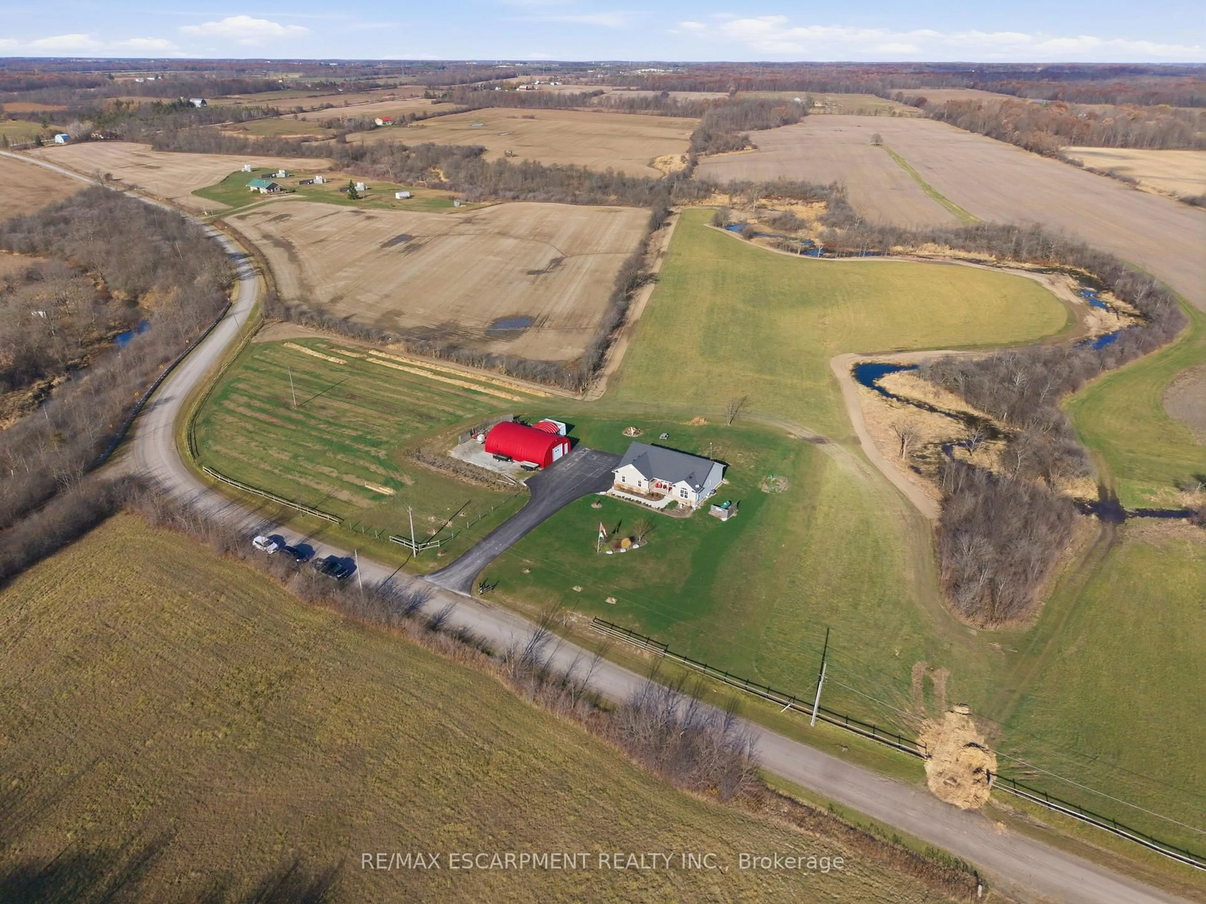 A pic from outside/outdoor area/front of a property/back of a property/a pic from drone, building for 9071 NORTH CHIPPAWA Rd, West Lincoln Ontario L0R 2A0