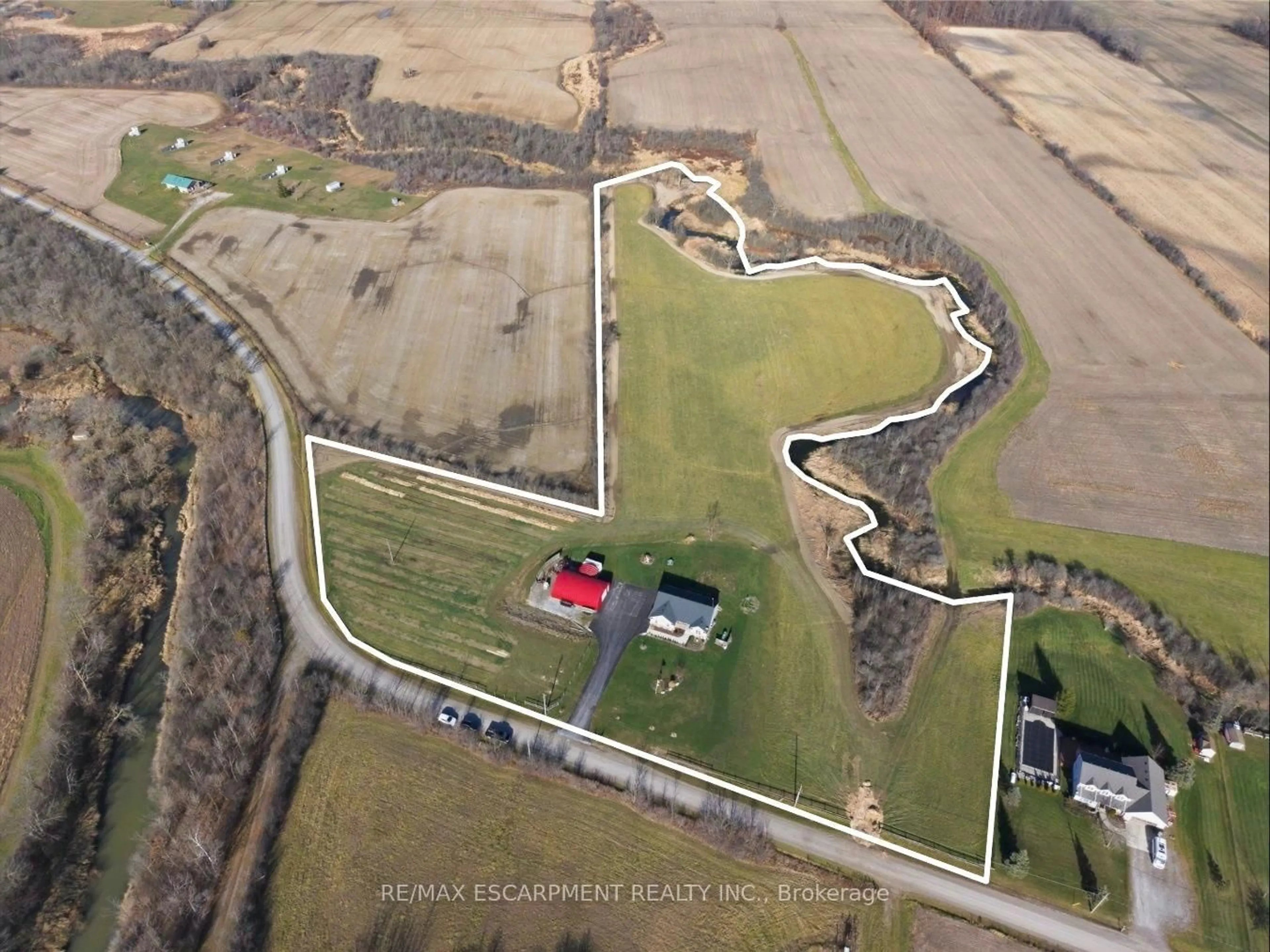 A pic from outside/outdoor area/front of a property/back of a property/a pic from drone, street for 9071 NORTH CHIPPAWA Rd, West Lincoln Ontario L0R 2A0