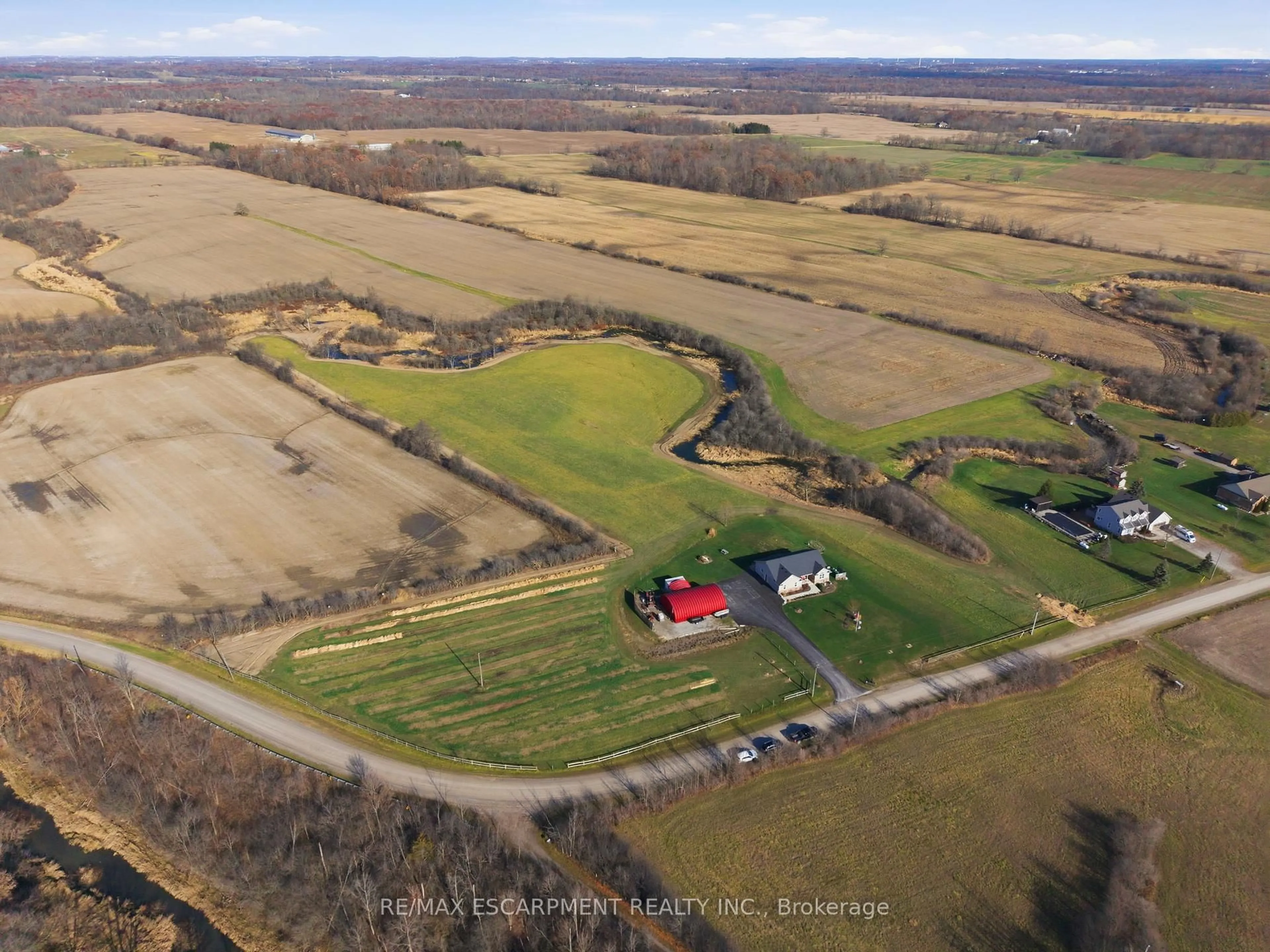 A pic from outside/outdoor area/front of a property/back of a property/a pic from drone, building for 9071 NORTH CHIPPAWA Rd, West Lincoln Ontario L0R 2A0