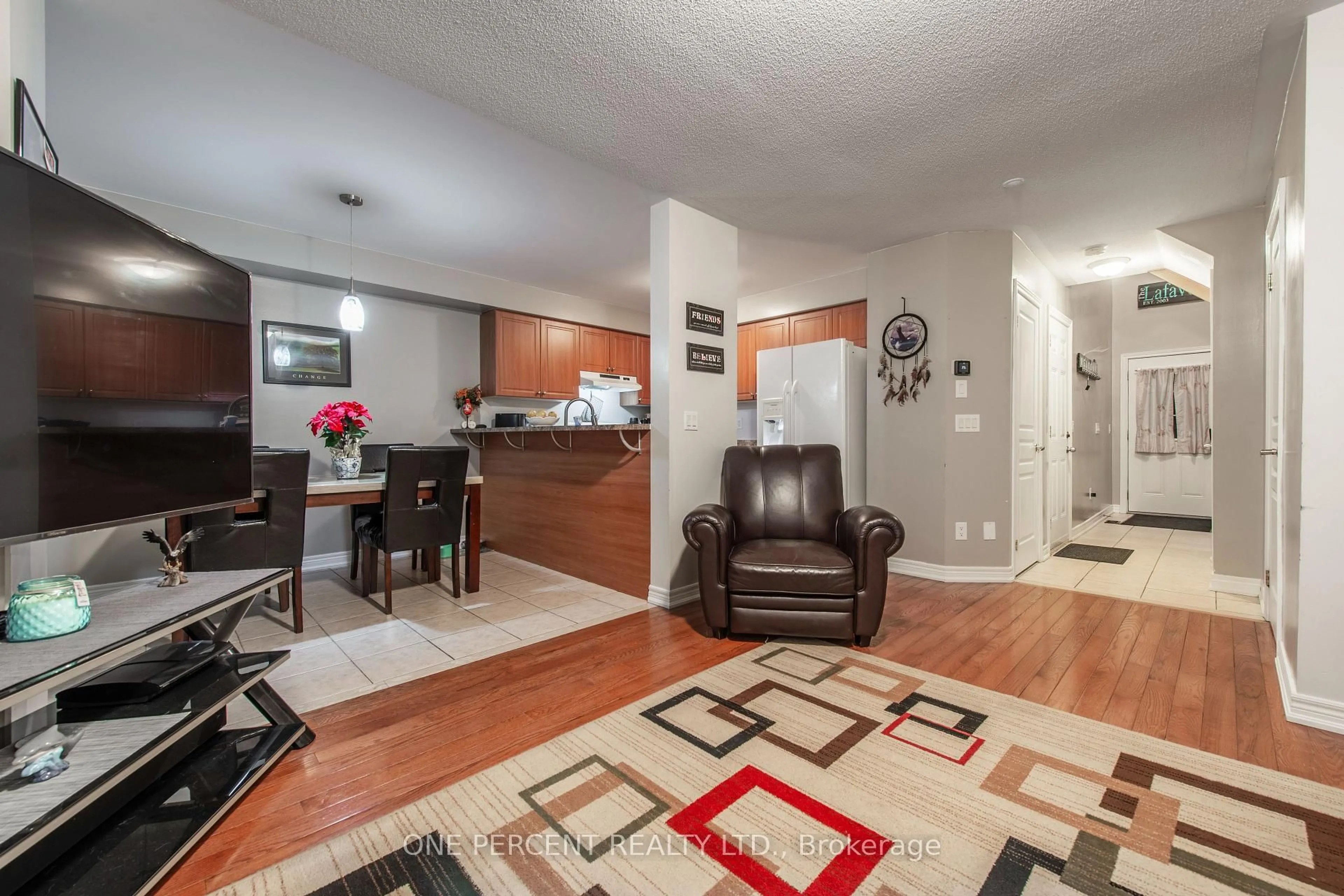 Living room with furniture, unknown for 420 Orvis Cres, Shelburne Ontario L0N 1S2