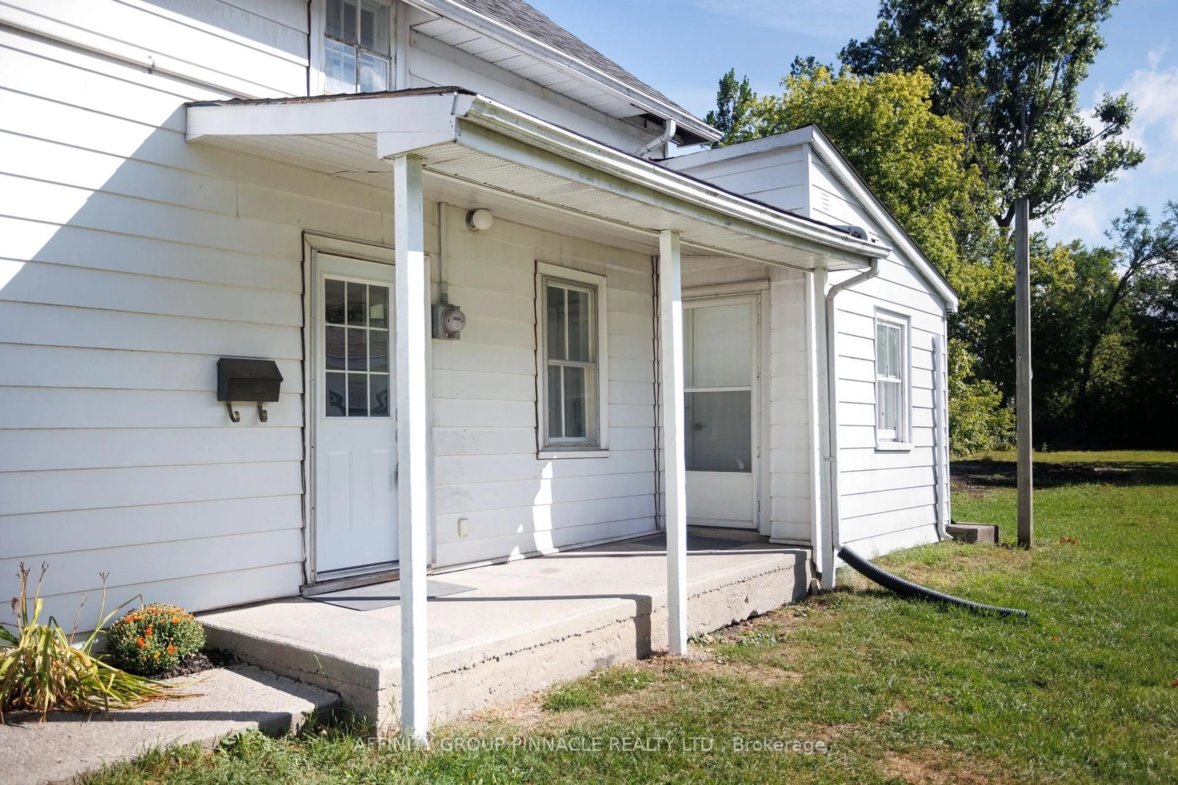 Home with vinyl exterior material, street for 6 Duke St, Kawartha Lakes Ontario K9V 2K4
