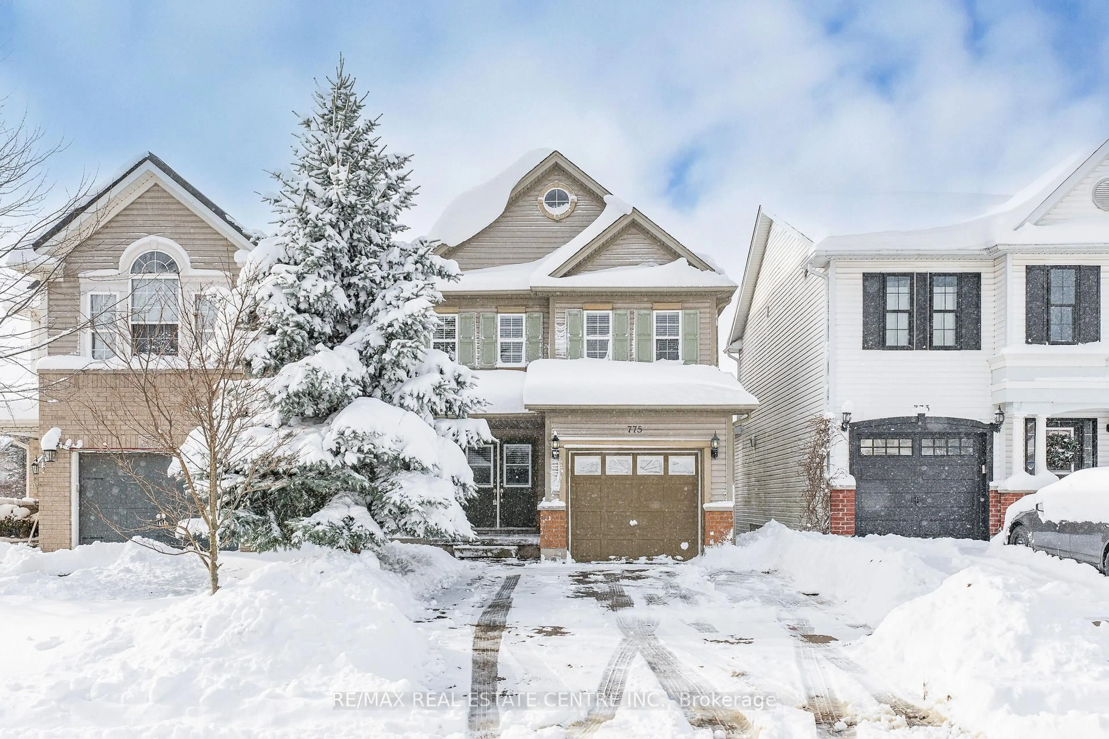 A pic from outside/outdoor area/front of a property/back of a property/a pic from drone, street for 775 KARLSFELD Rd, Waterloo Ontario N2T 2X2