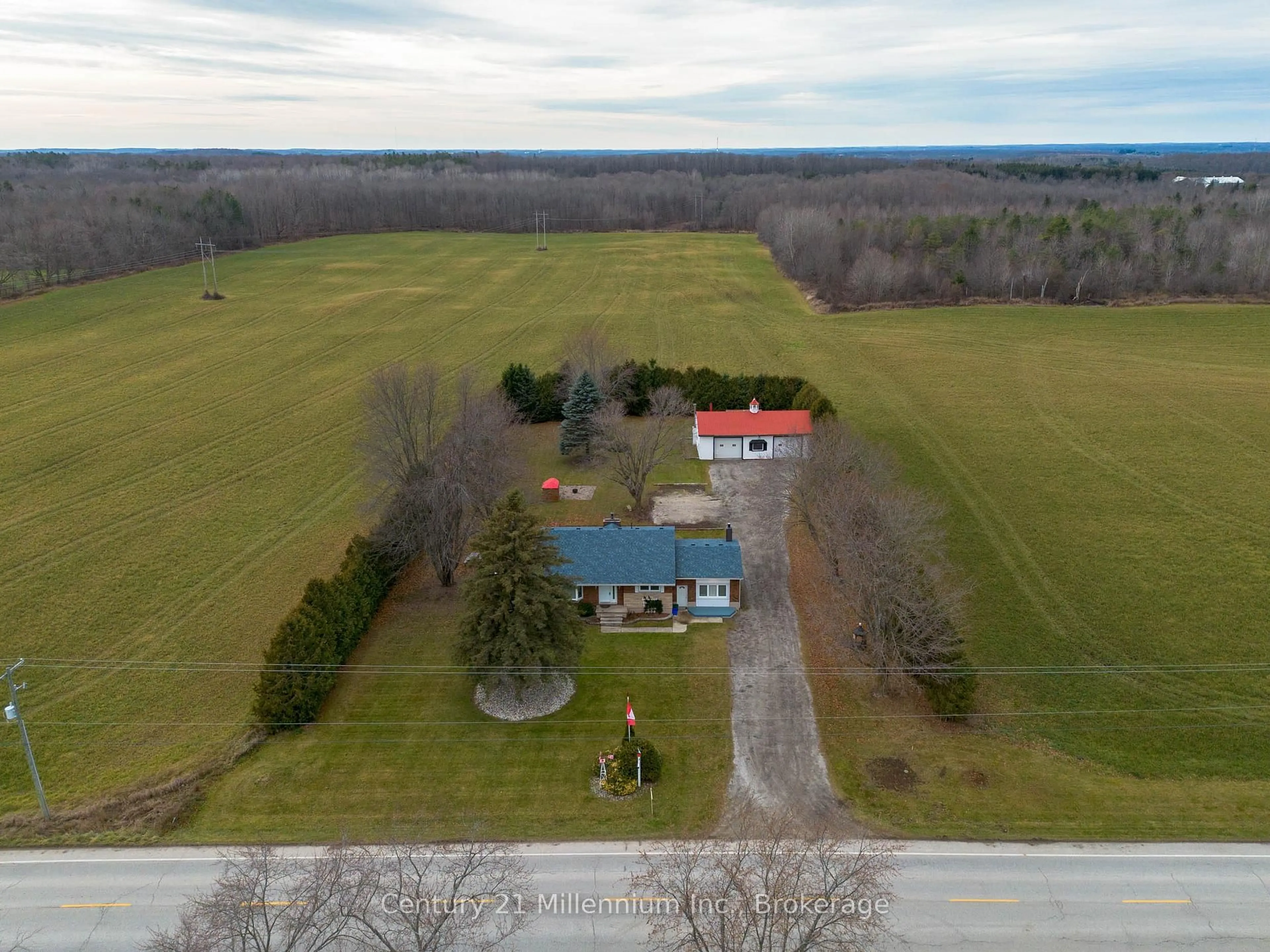 A pic from outside/outdoor area/front of a property/back of a property/a pic from drone, building for 457898 Grey Road 11 Rd, Meaford Ontario N4K 5N8