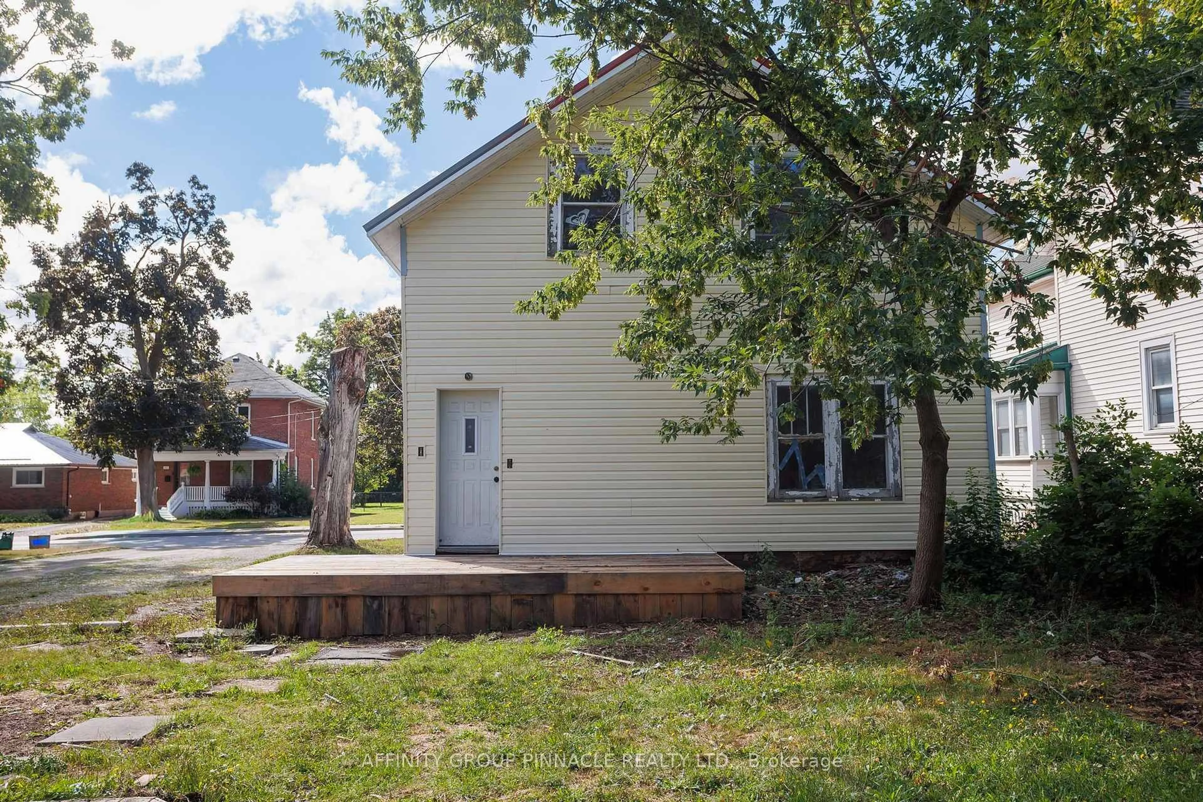 Unknown for 106 Russell St, Kawartha Lakes Ontario K9V 2X4