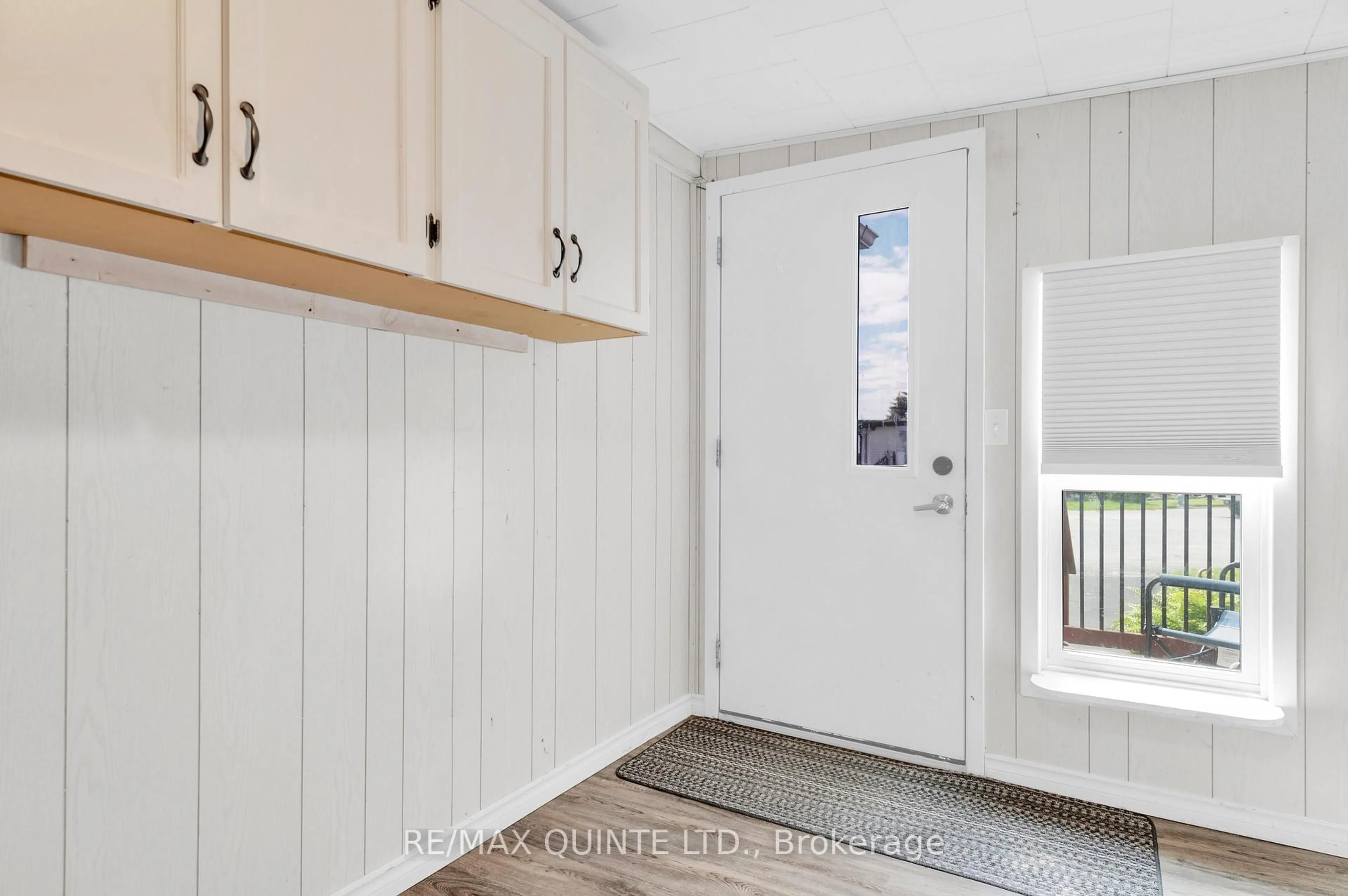 Indoor entryway for 311 Dundas St #44, Quinte West Ontario K8V 1M1