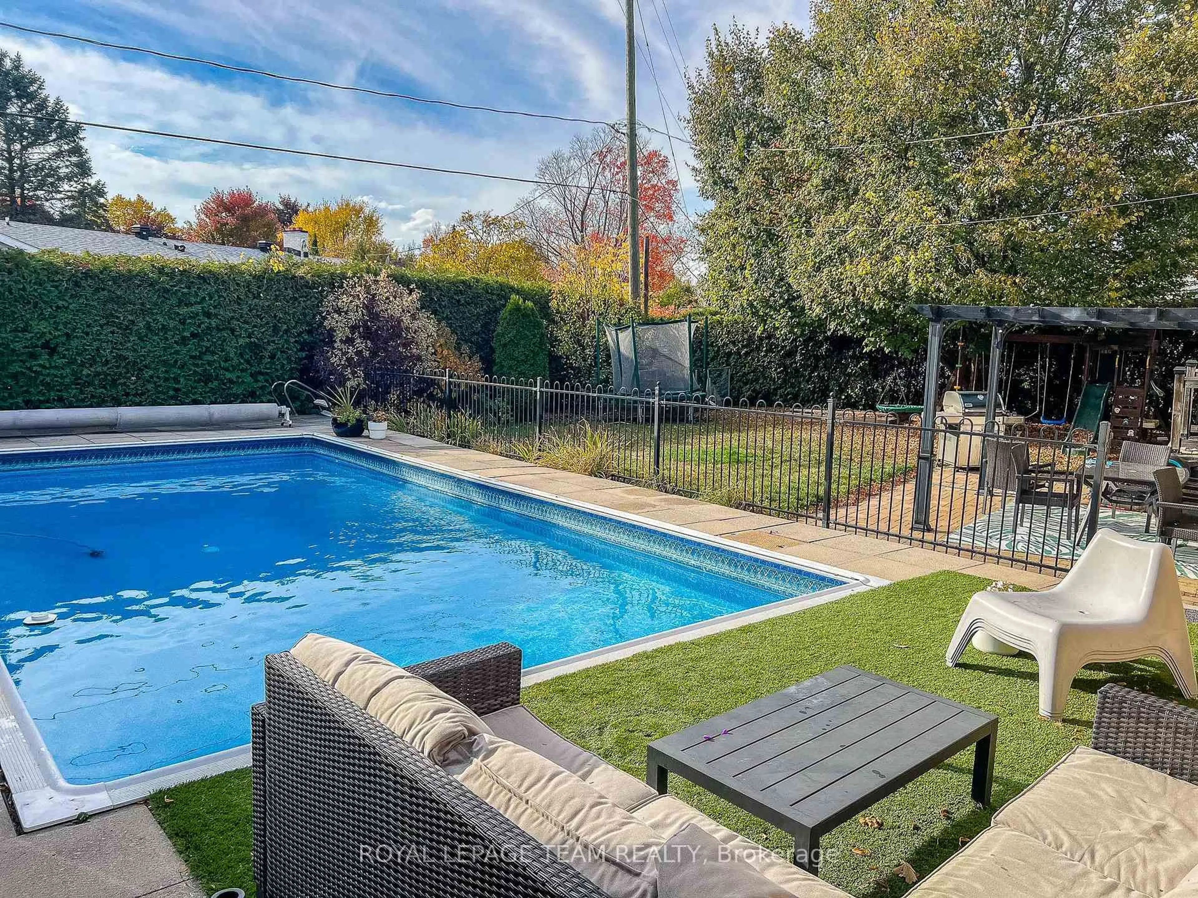 Pool for 62 Crystal Beach Dr, Ottawa Ontario K2H 5N1
