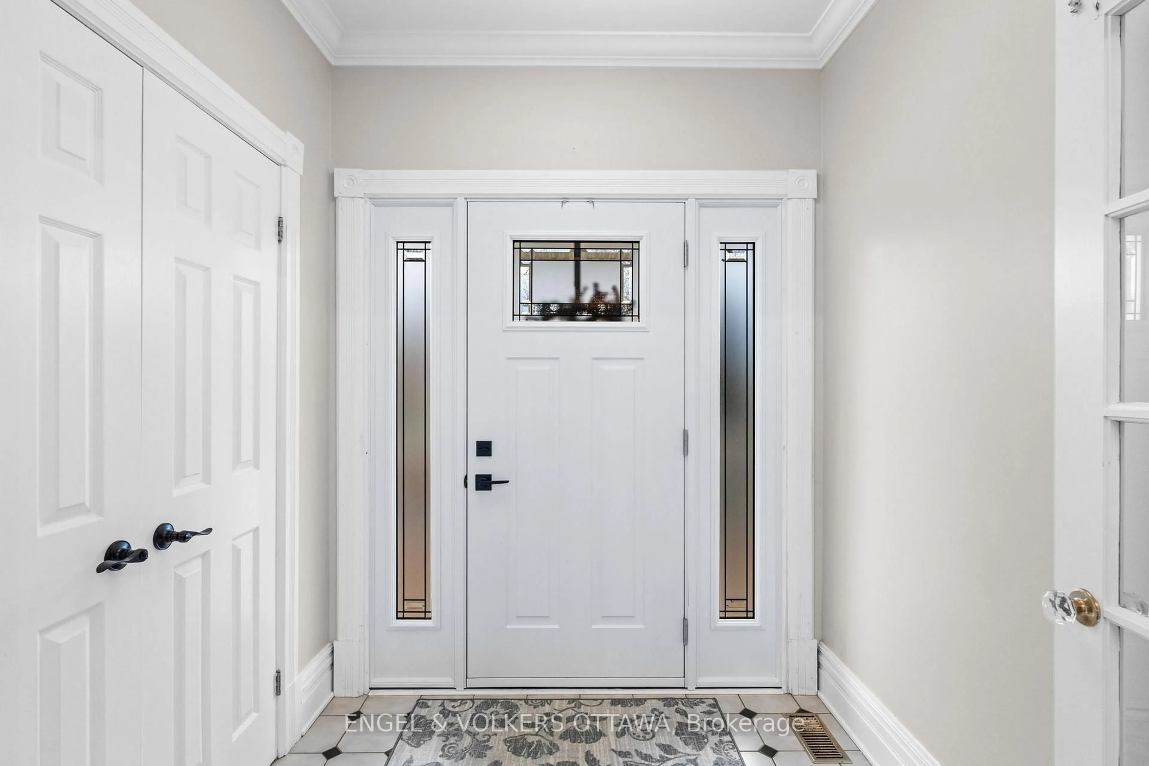Indoor entryway for 2410 Concession Rd, North Grenville Ontario K0G 1J0
