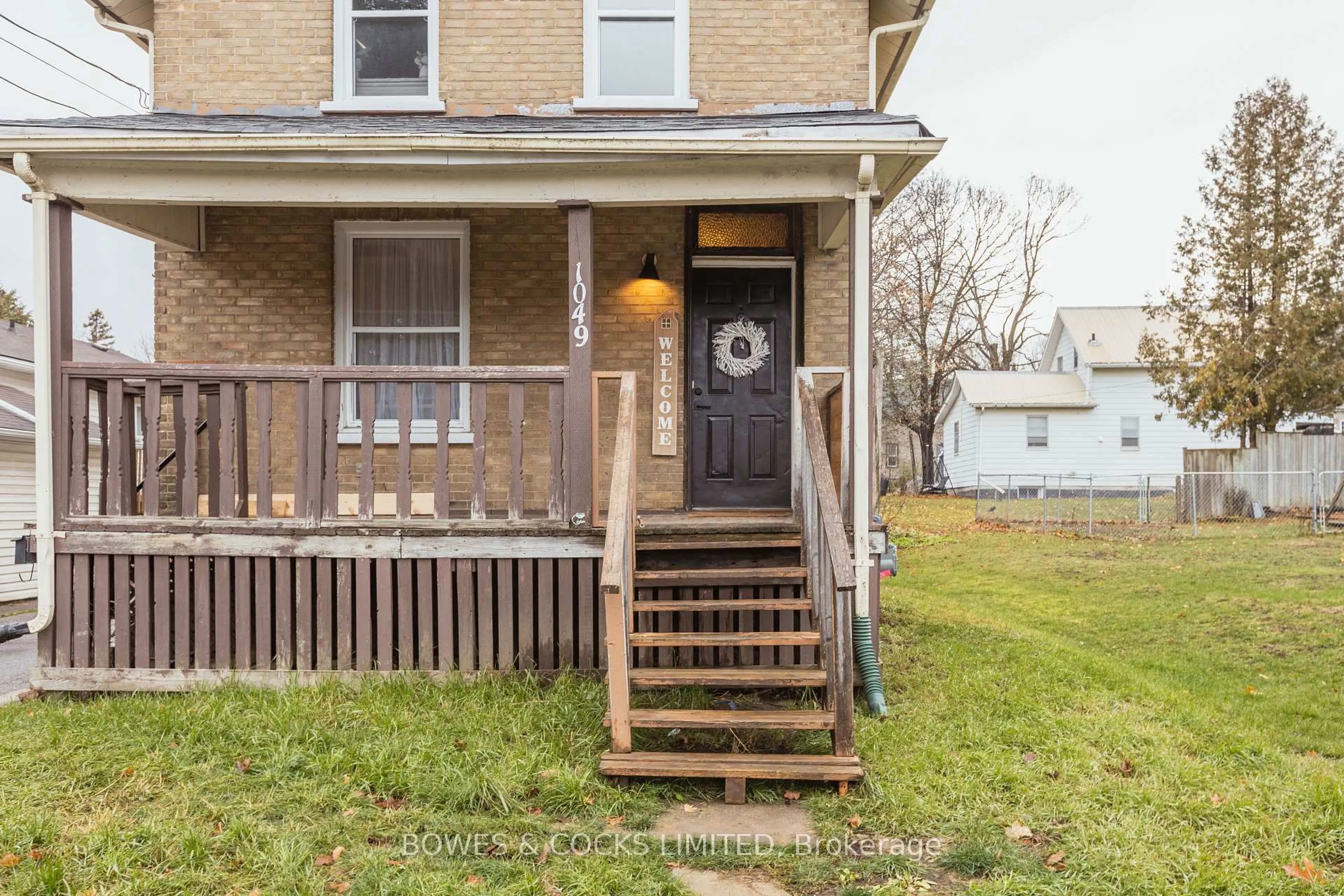 Unknown for 1049 High St, Peterborough Ontario K9J 5R8