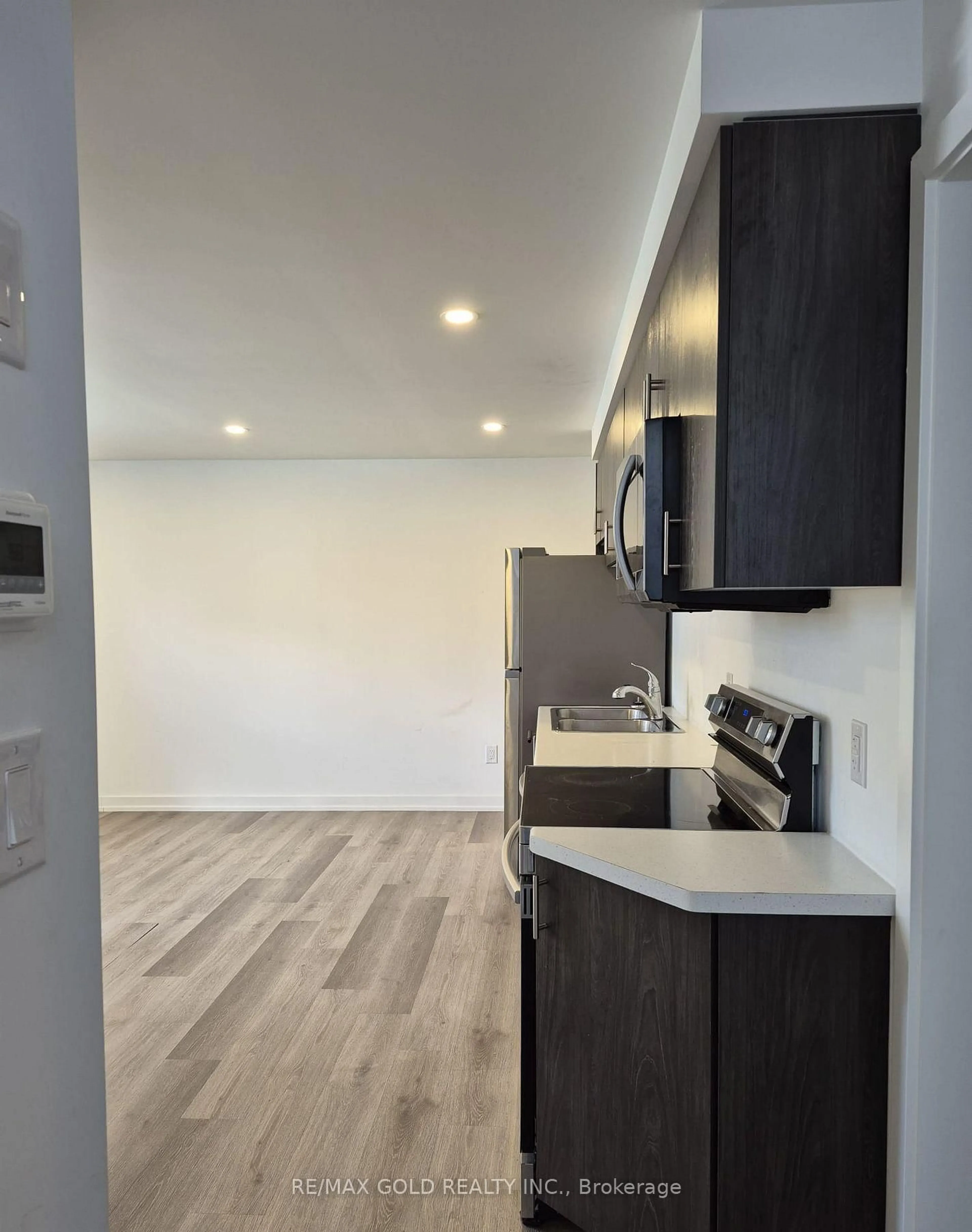 Unknown for 4263 Fourth Ave #812, Niagara Falls Ontario L2E 0C2