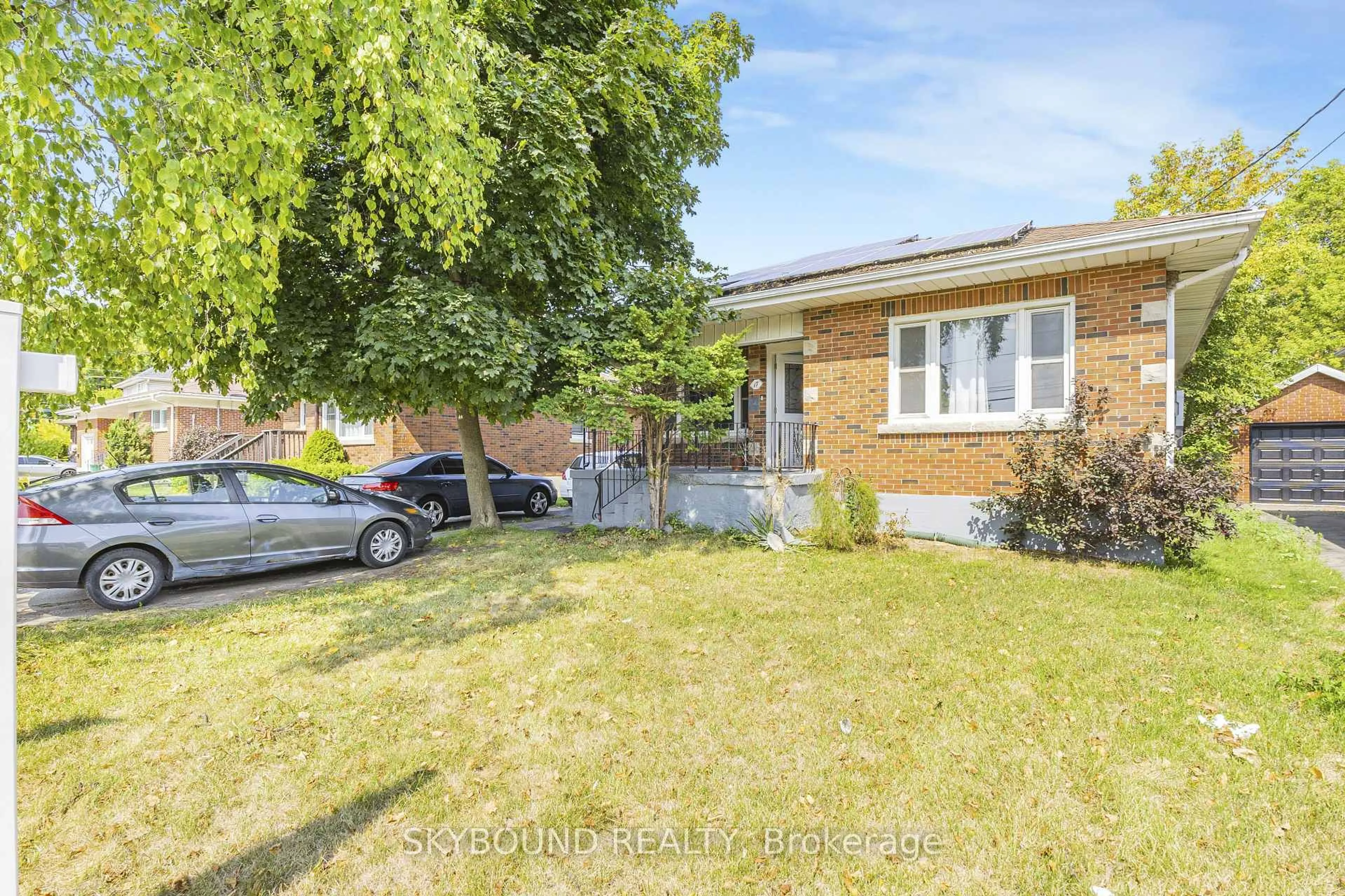 A pic from outside/outdoor area/front of a property/back of a property/a pic from drone, street for 17 Henry St, Brantford Ontario N3R 1Z9