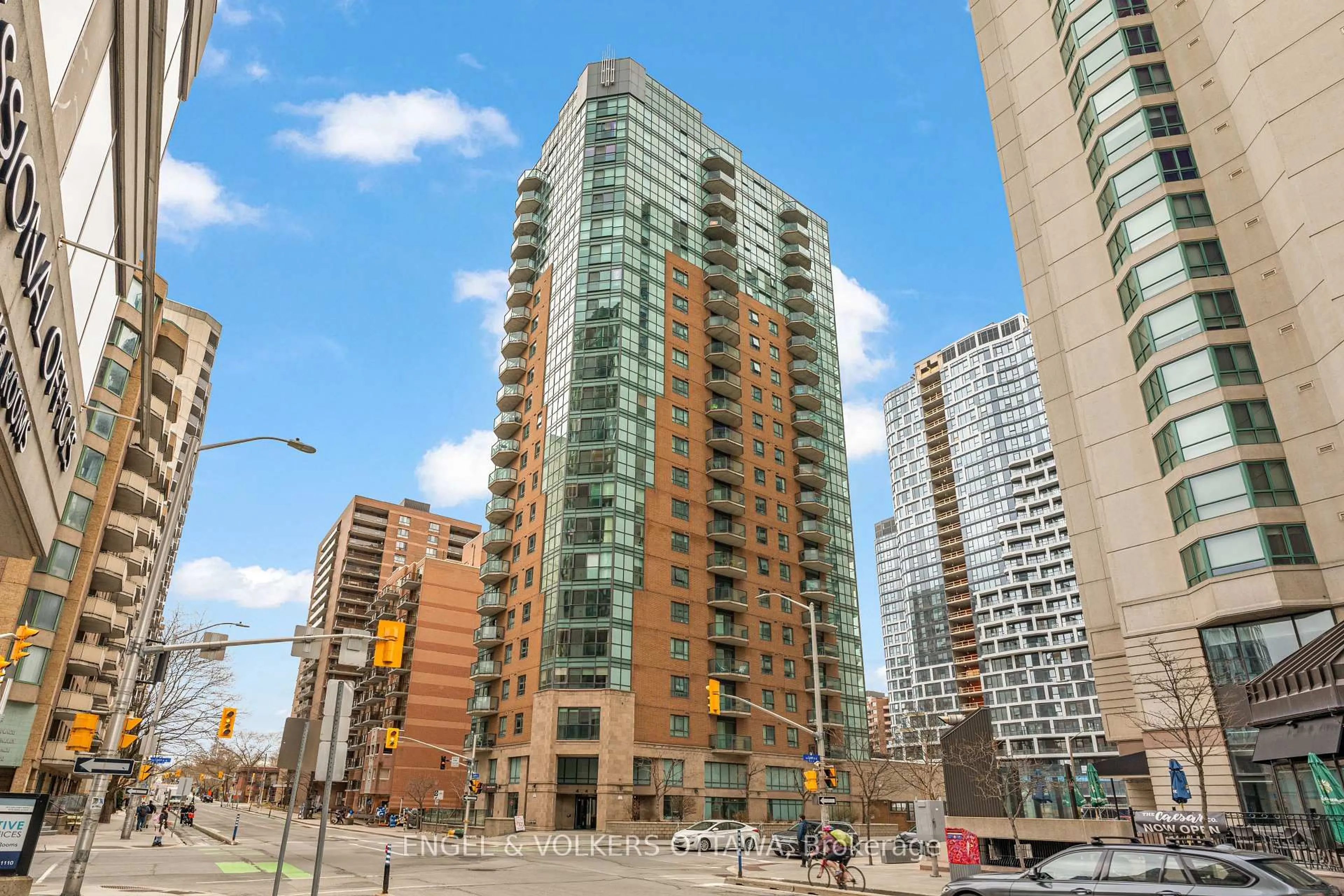 Patio, unknown for 445 Laurier Ave #1403, Ottawa Ontario K1N 6R4