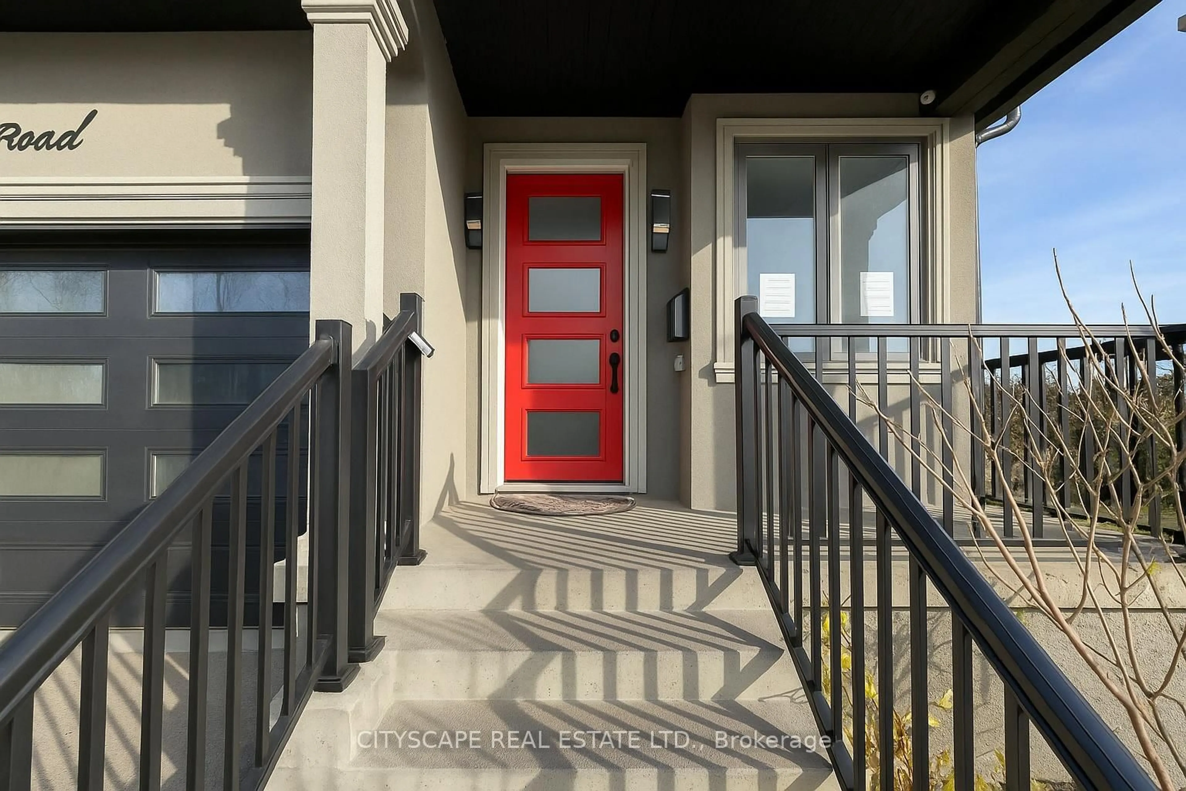 Indoor entryway for 5074 Kalar Rd, Niagara Falls Ontario L2H 1T2