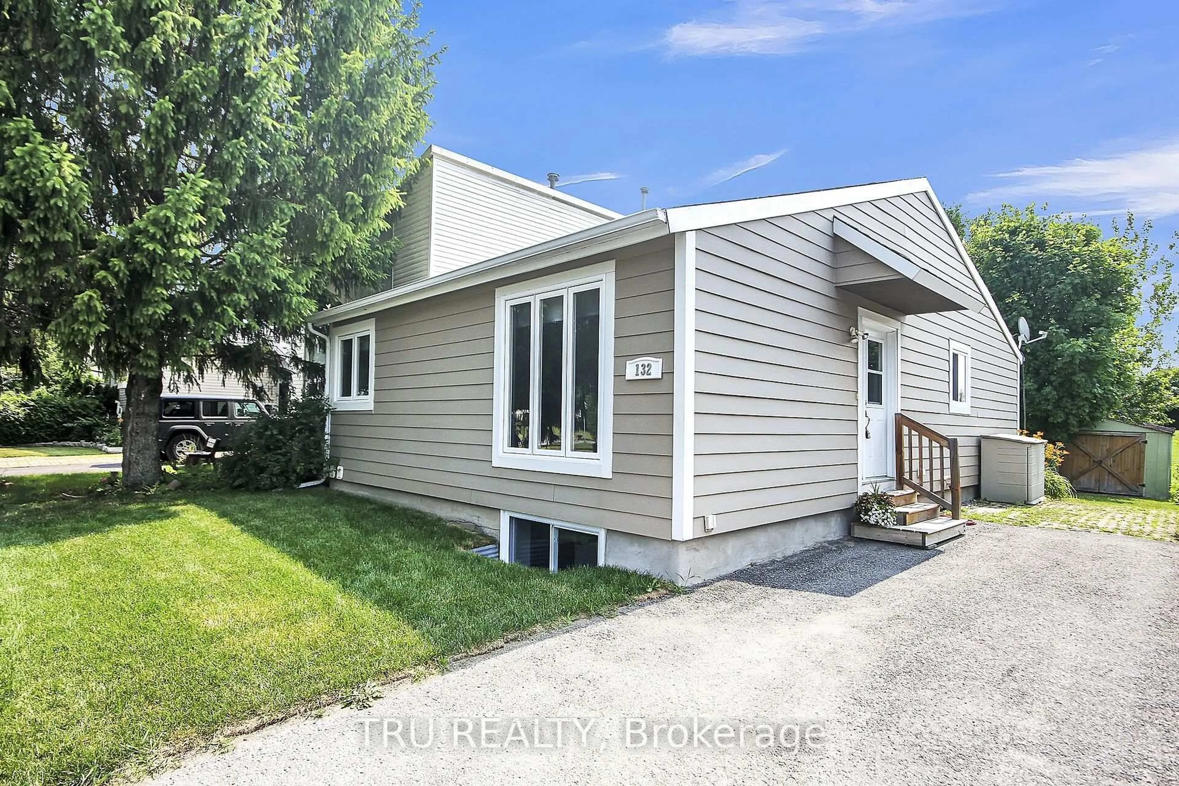Home with vinyl exterior material, street for 132 Rothesay Dr, Ottawa Ontario K2L 1P1