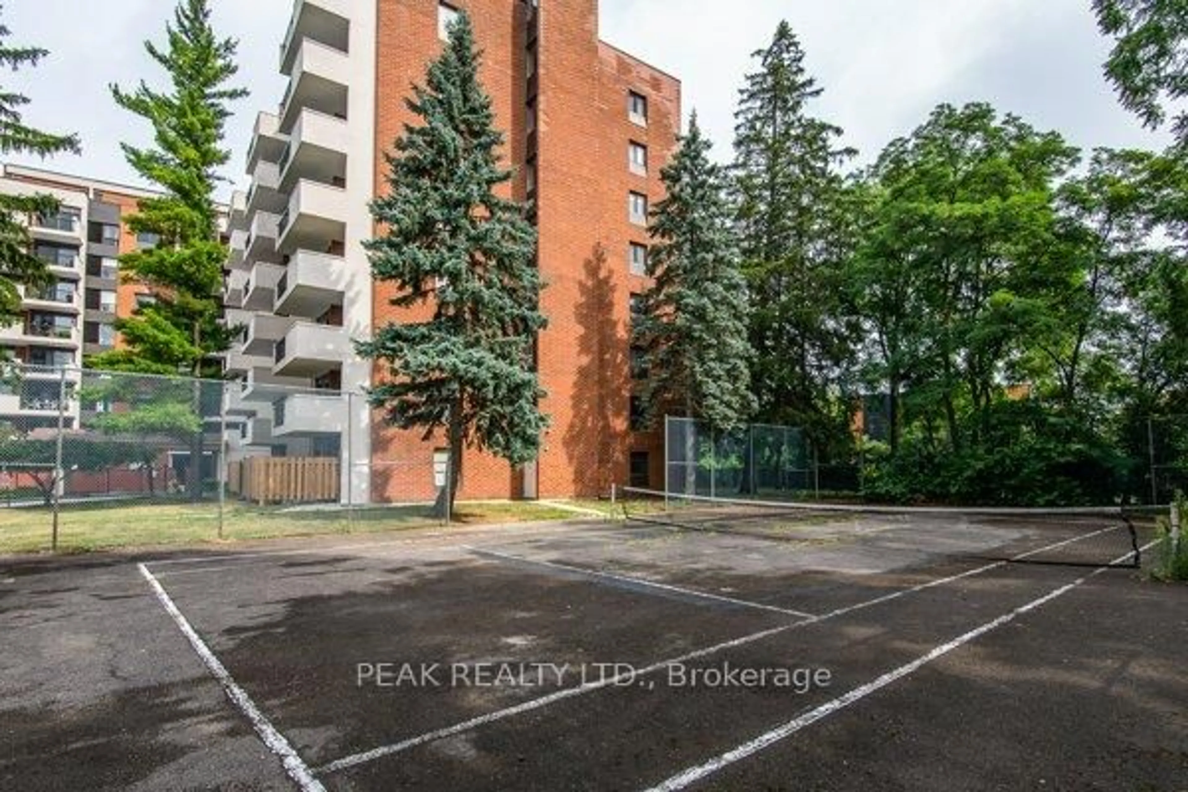 Patio, building for 260 Sheldon Ave #807, Kitchener Ontario N2H 6P2