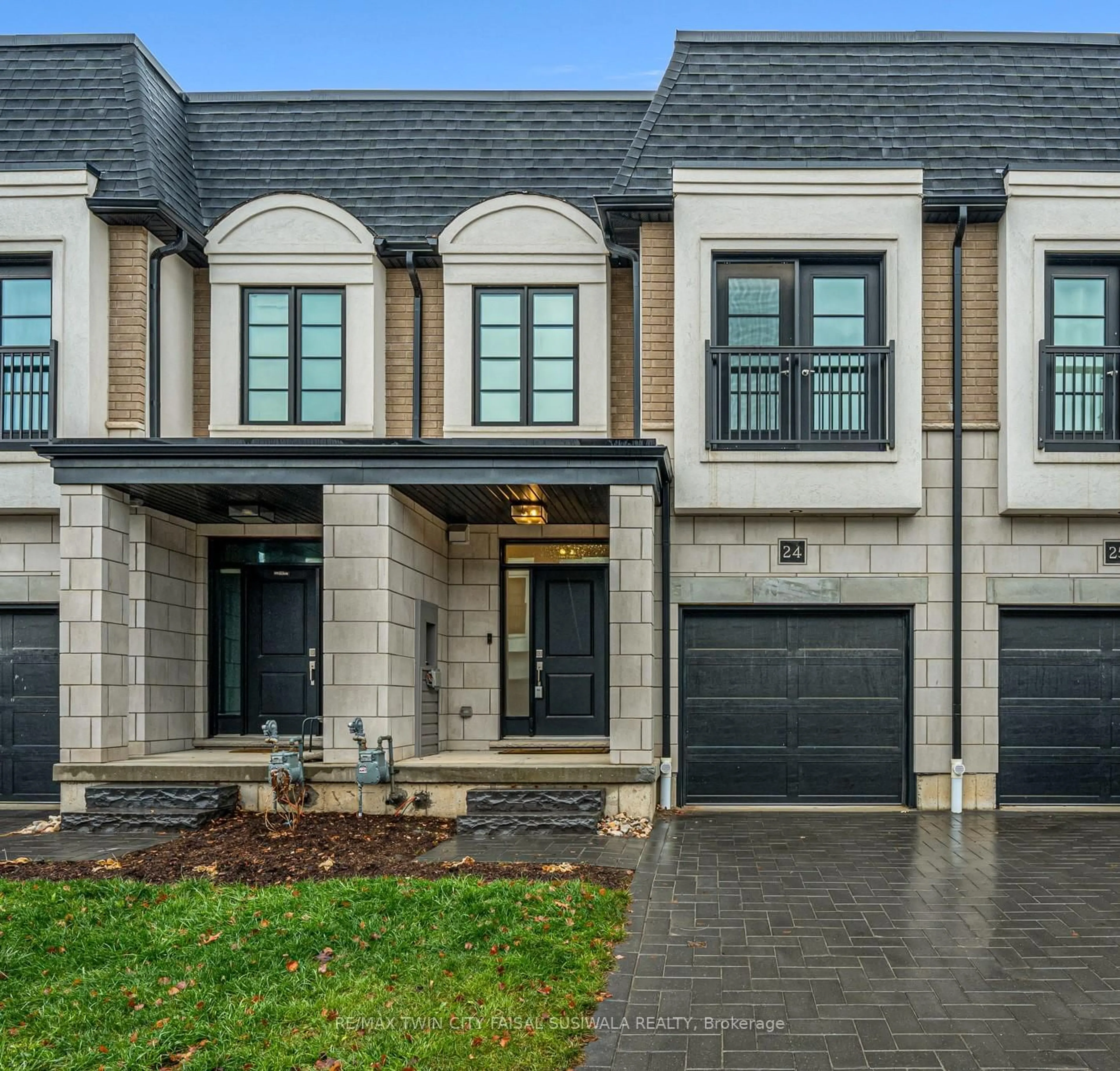 Home with brick exterior material, street for 143 Elgin St #24, Cambridge Ontario N1R 0E1