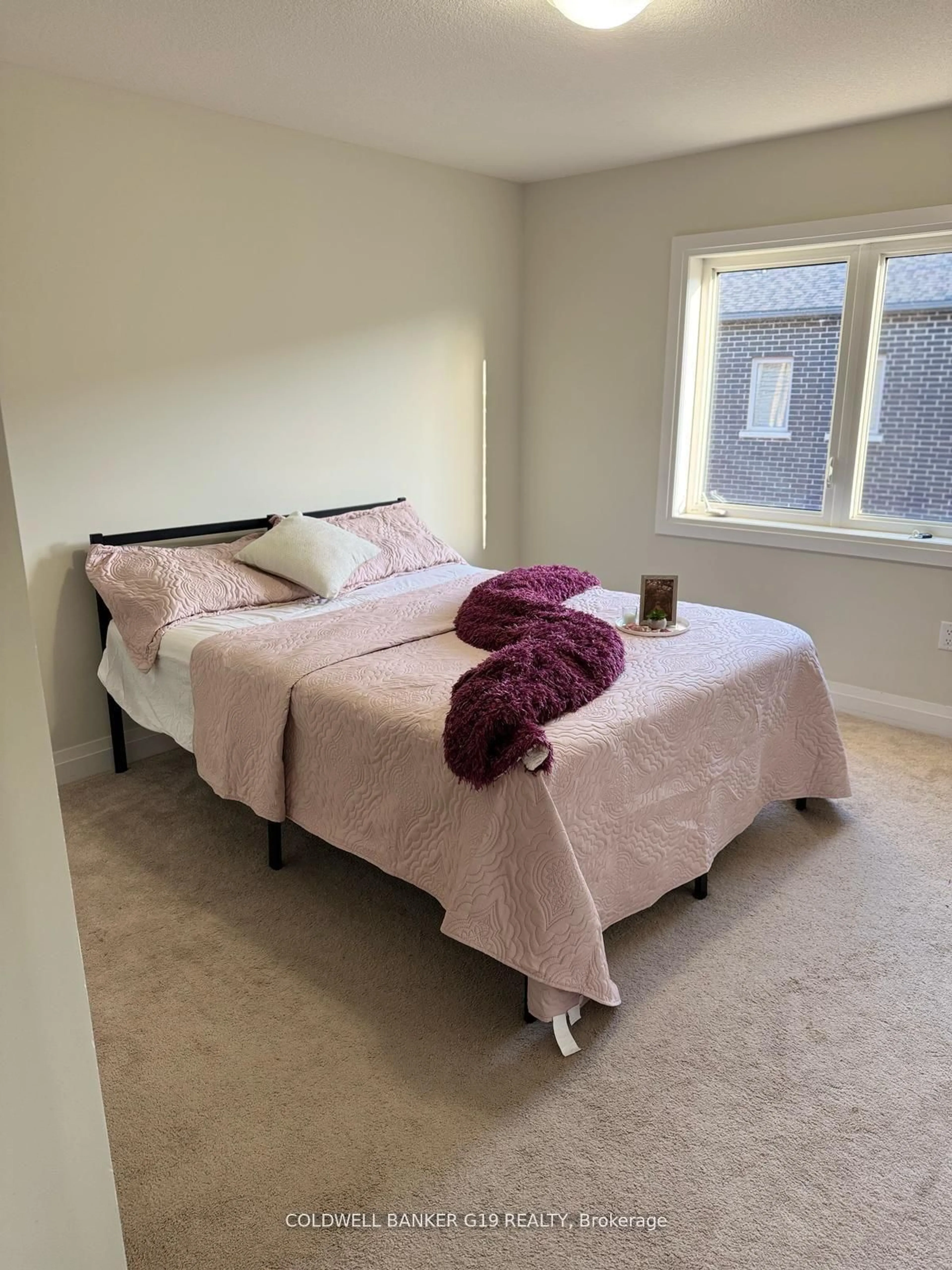 A pic of a room for 12 Raspberry Lane, Hamilton Ontario L0R 1W0