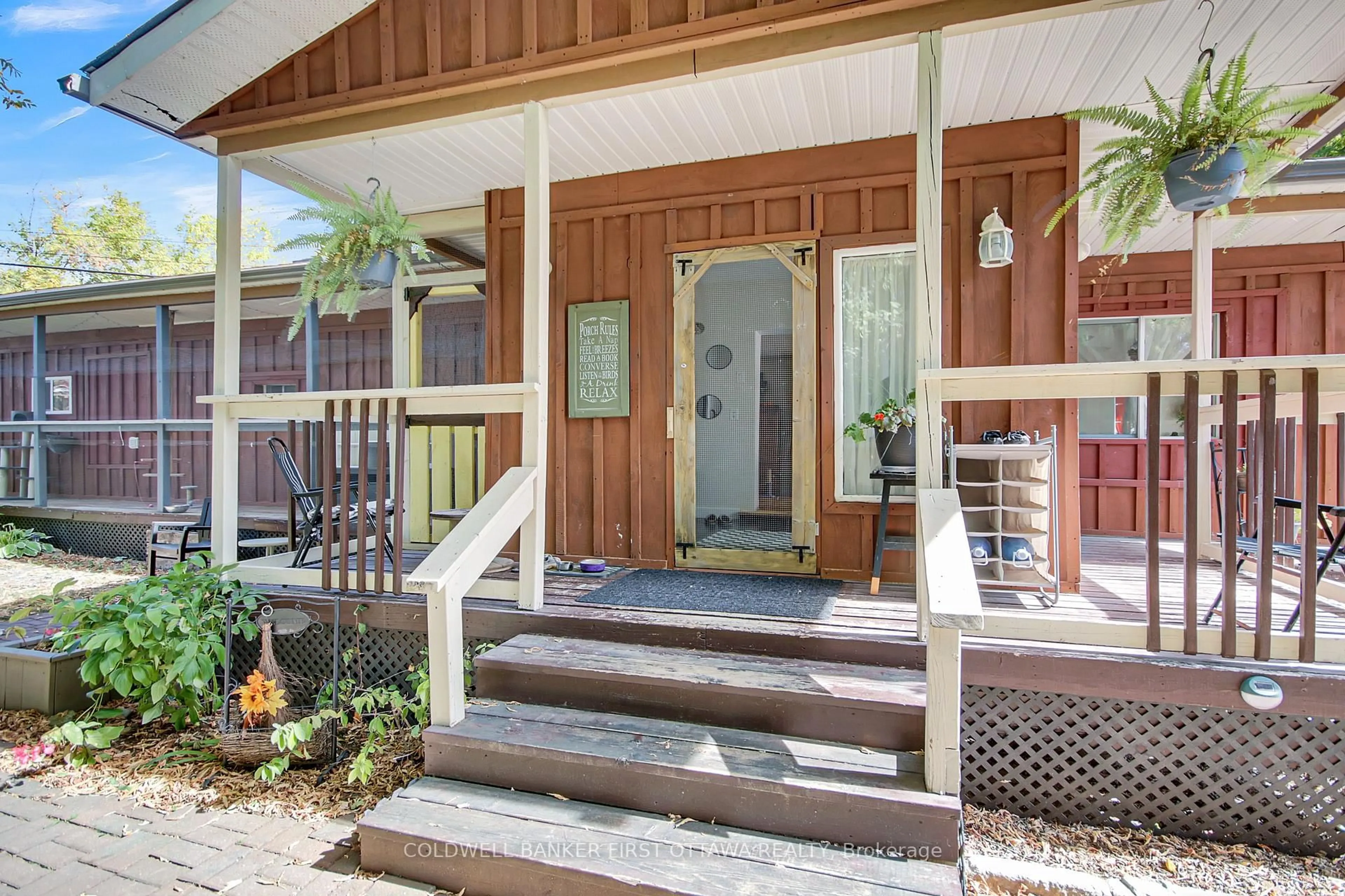 Indoor entryway for 6 Fetherston Lane, North Grenville Ontario K0G 1J0