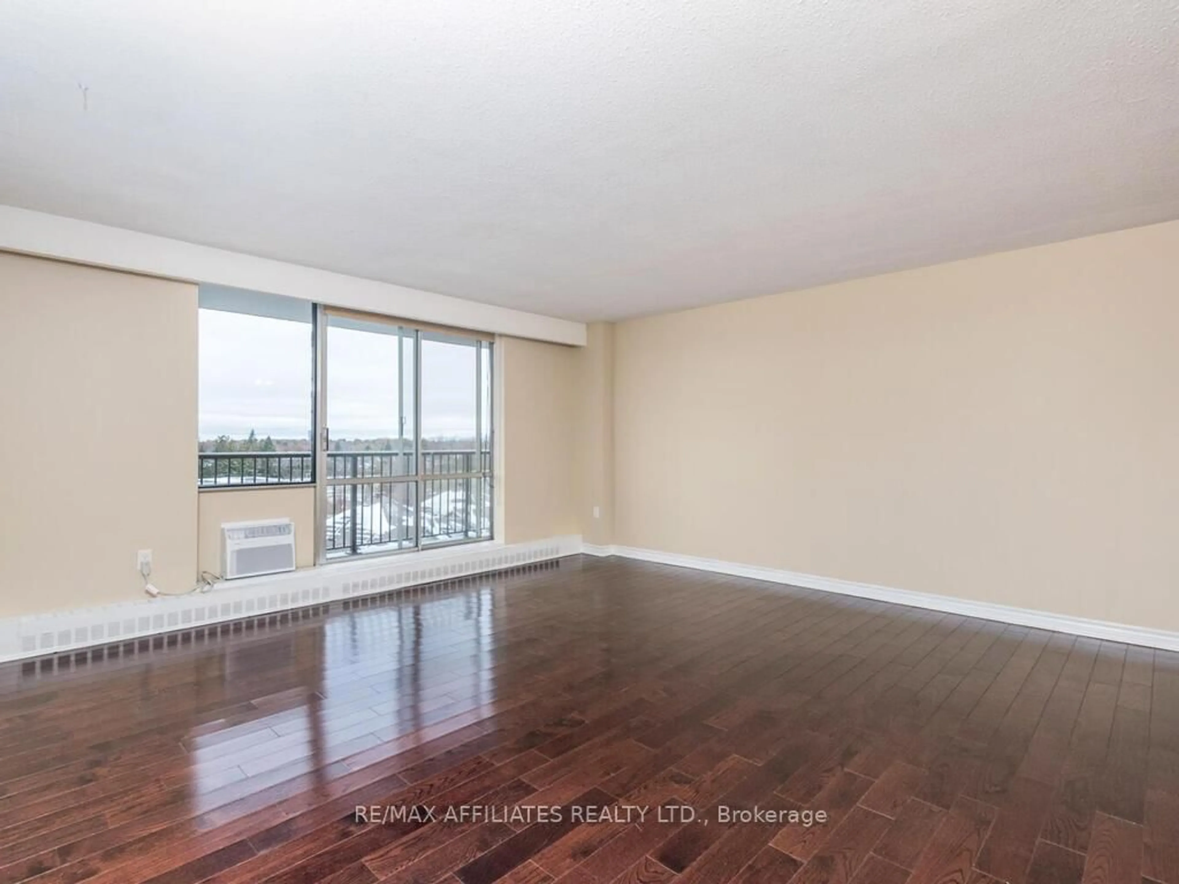 A pic of a room for 2400 Virginia Dr #709, Ottawa Ontario K1H 8L3