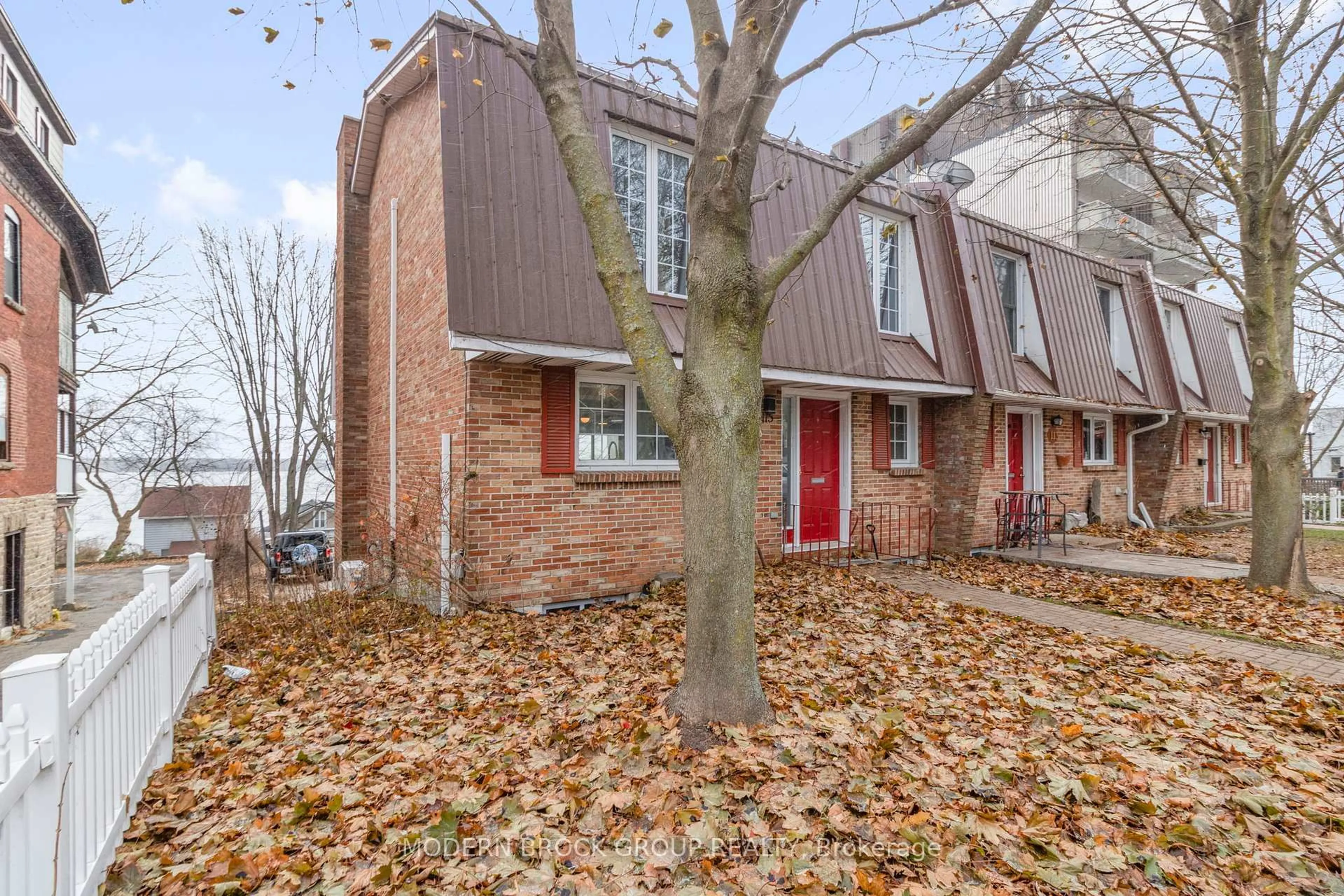 Home with brick exterior material, street for 115 King St, Brockville Ontario K6V 1B7