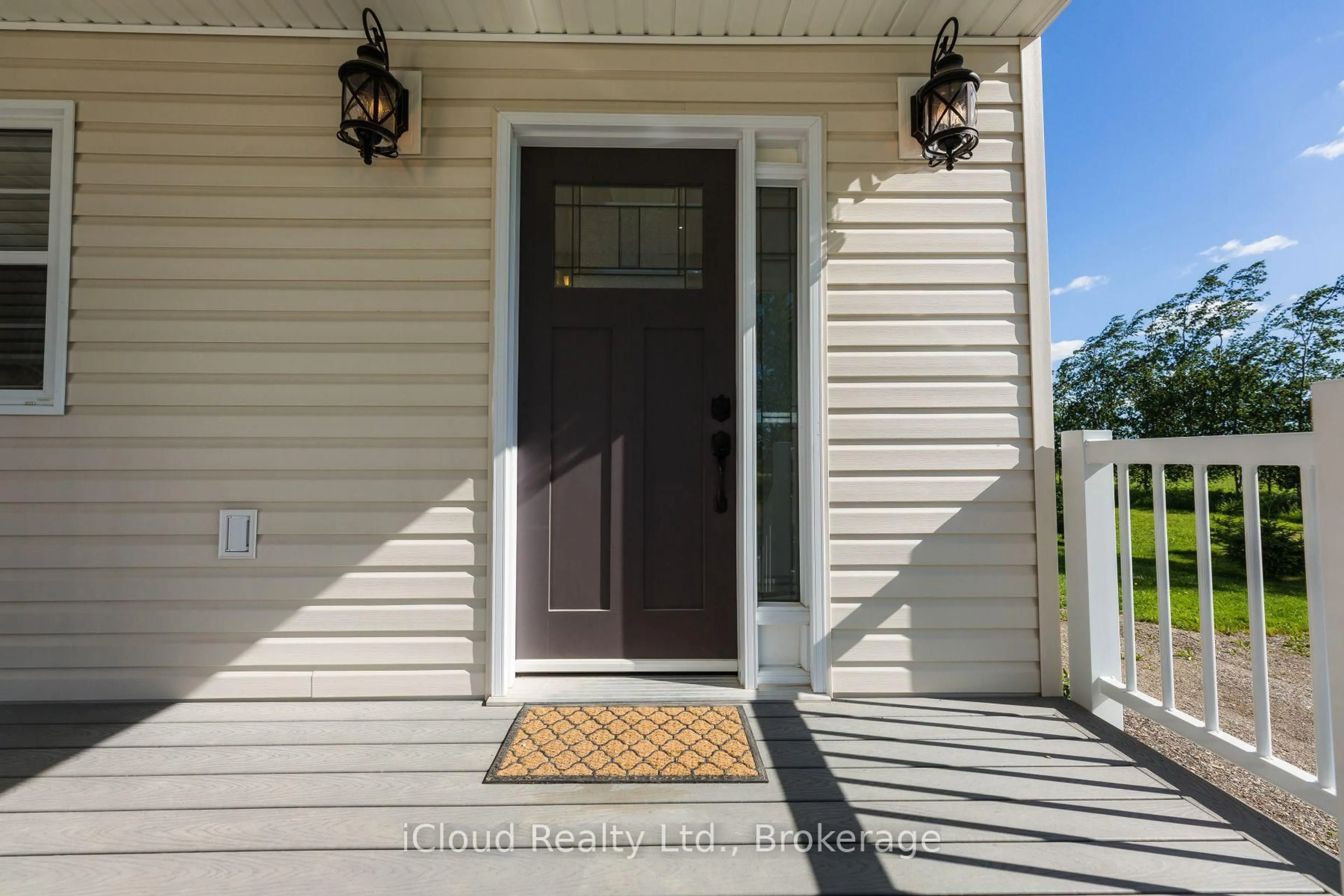 Indoor entryway for 282303 Concession 4-5 Rd, East Luther Grand Valley Ontario L0N 1G0