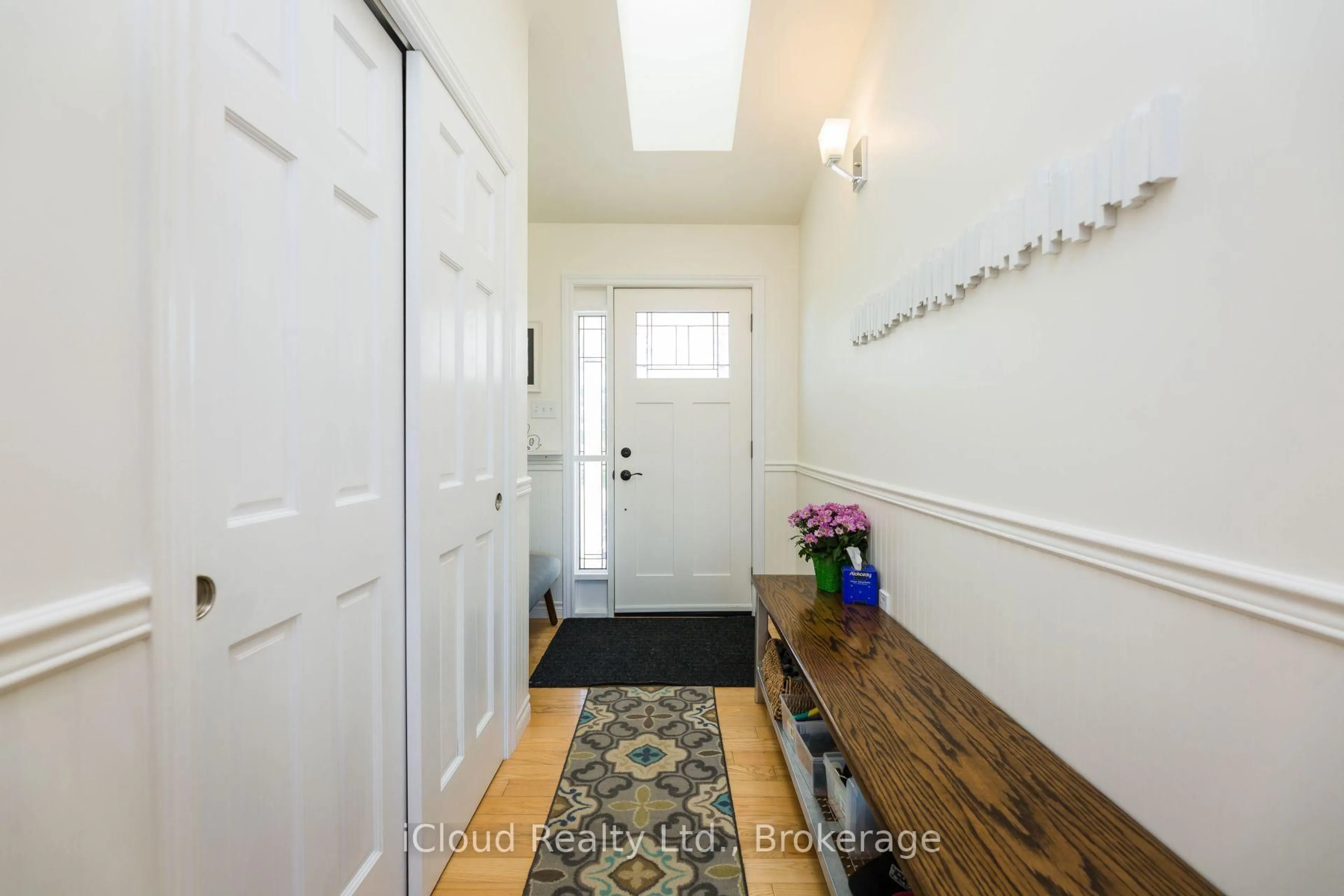 Indoor entryway for 282303 Concession 4-5 Rd, East Luther Grand Valley Ontario L0N 1G0