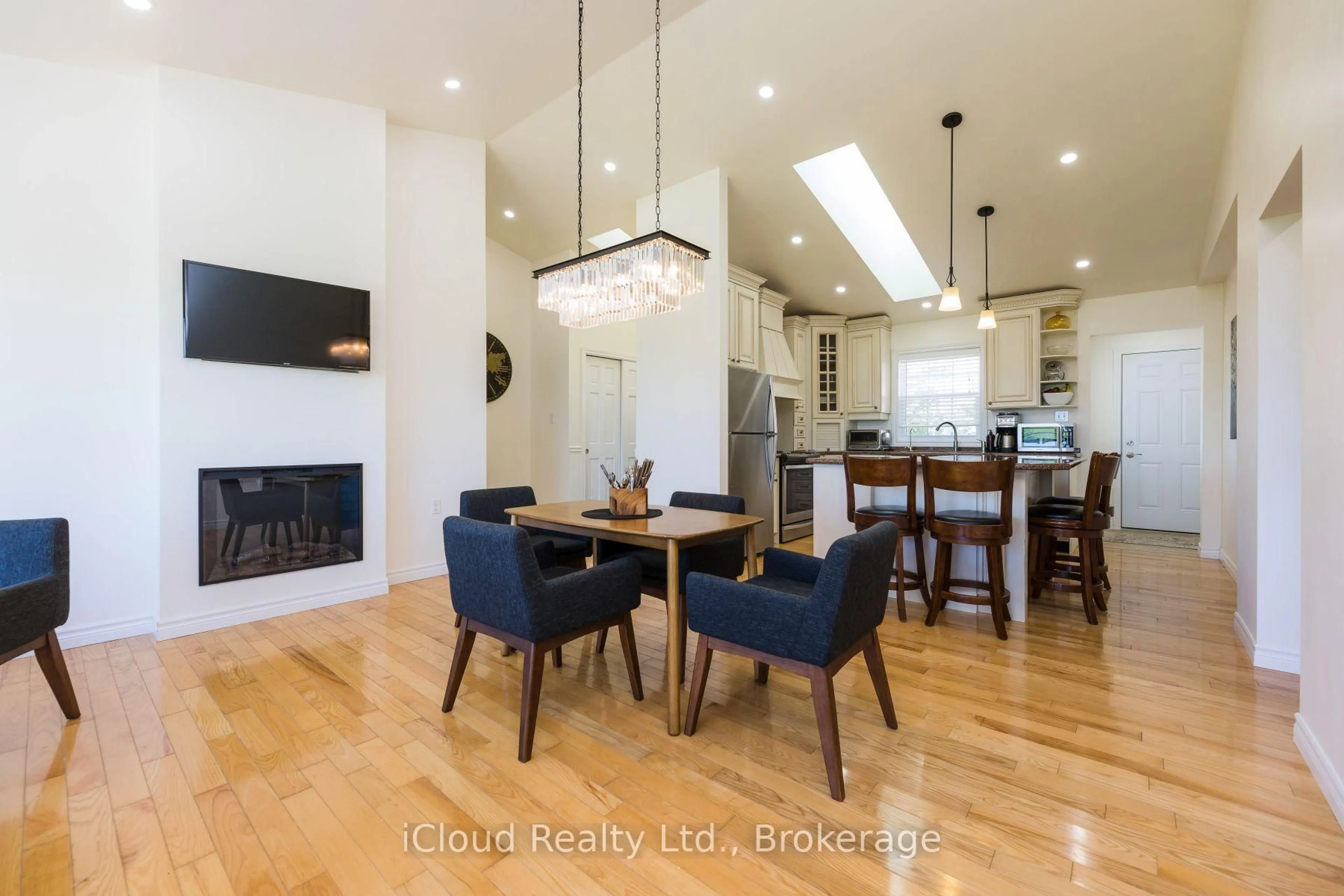 Open concept kitchen, wood/laminate floor for 282303 Concession 4-5 Rd, East Luther Grand Valley Ontario L0N 1G0