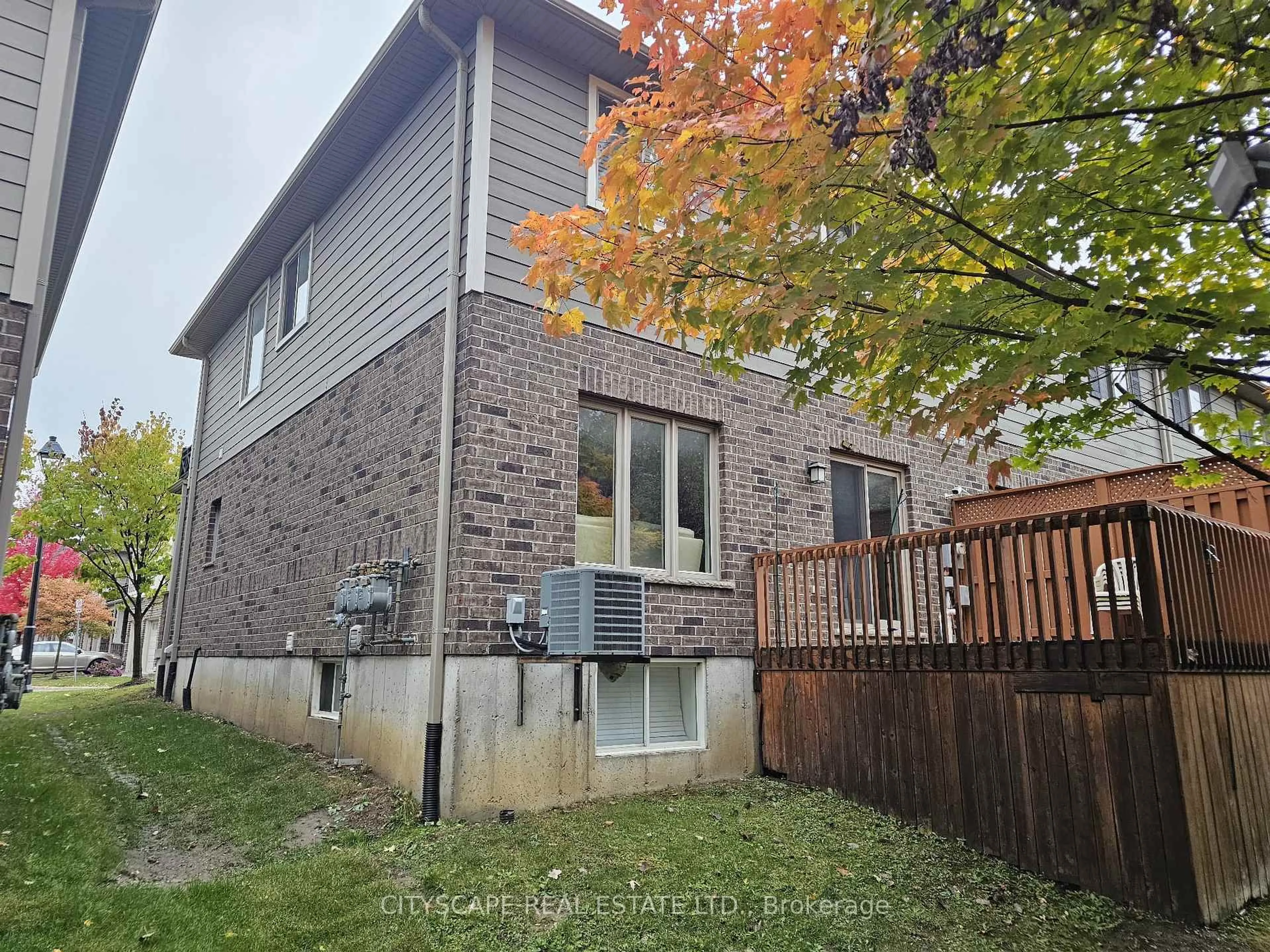 Unknown for 112 North Centre Rd #50, London North Ontario N5X 0G9