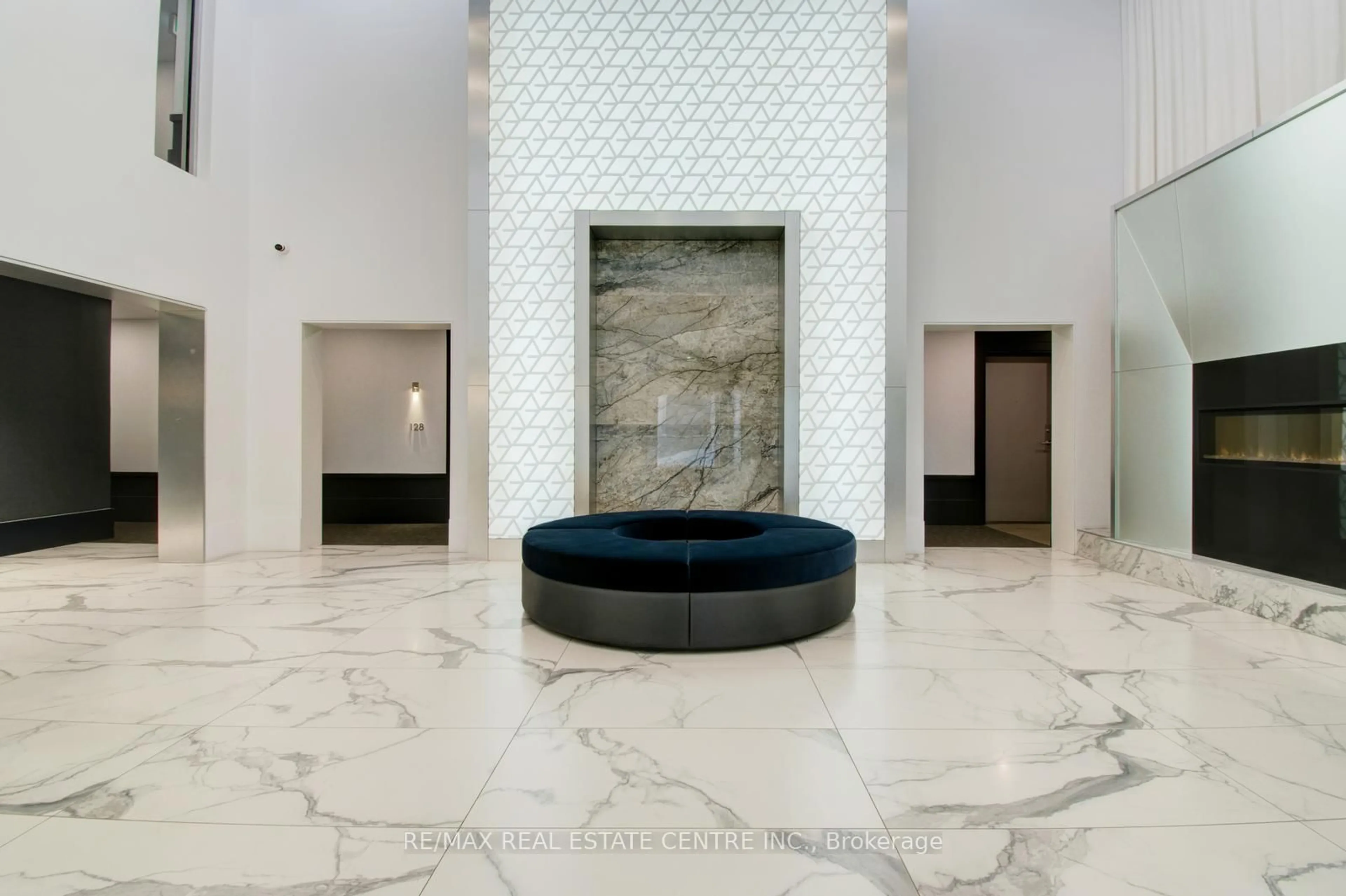 Lobby for 16 Concord Pl #535, Grimsby Ontario L3M 0J1