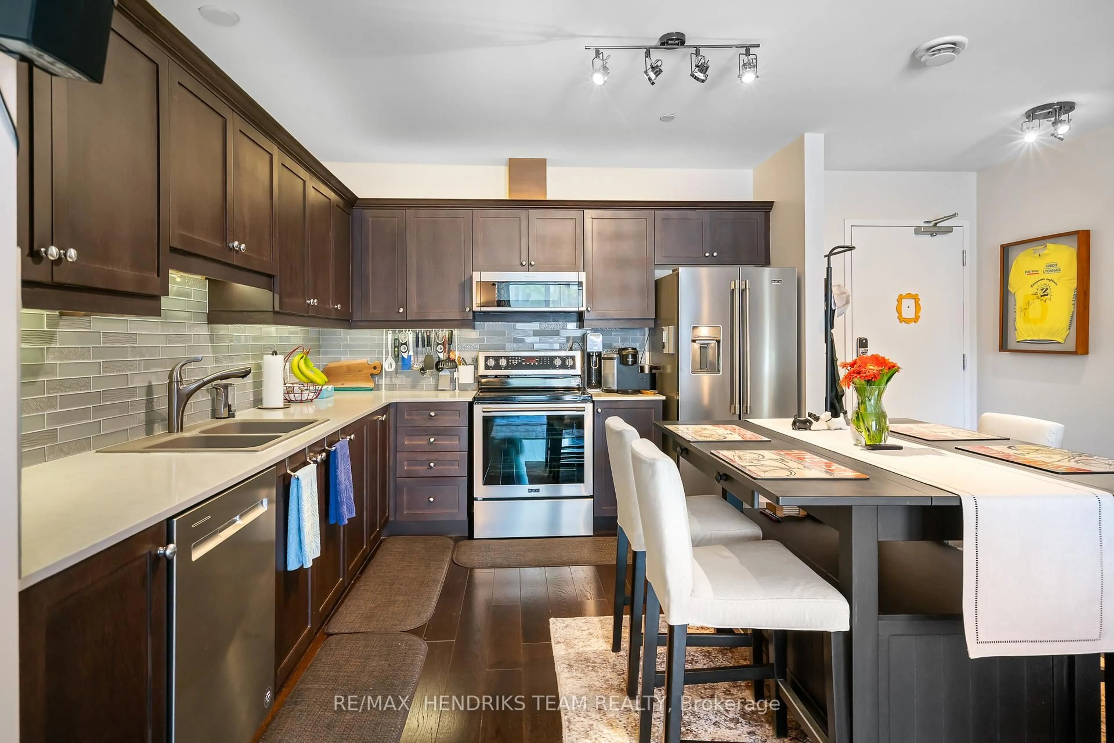 Open concept kitchen, unknown for 26 Wellington St #102, St. Catharines Ontario L2R 5P8