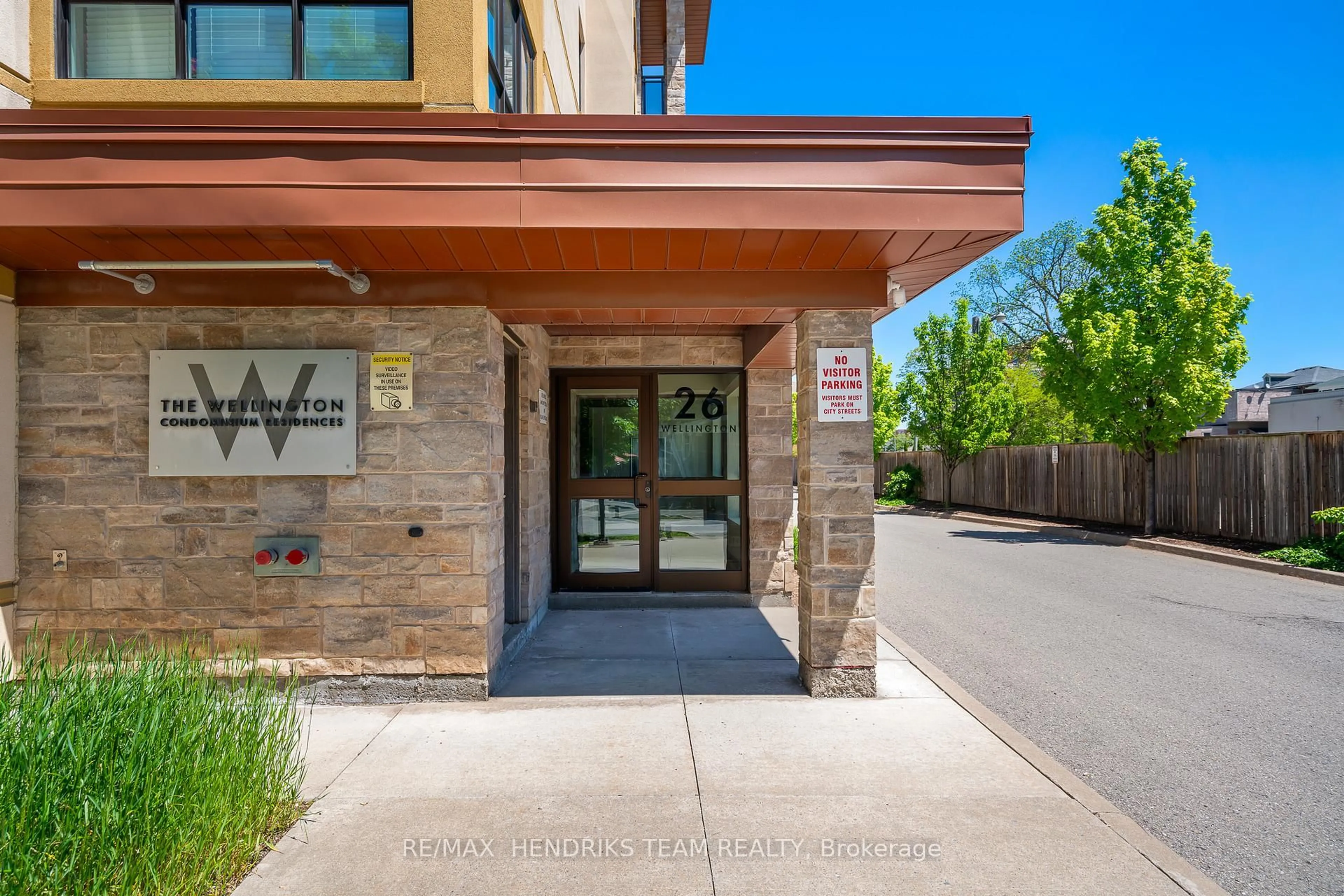 Indoor entryway for 26 Wellington St #102, St. Catharines Ontario L2R 5P8