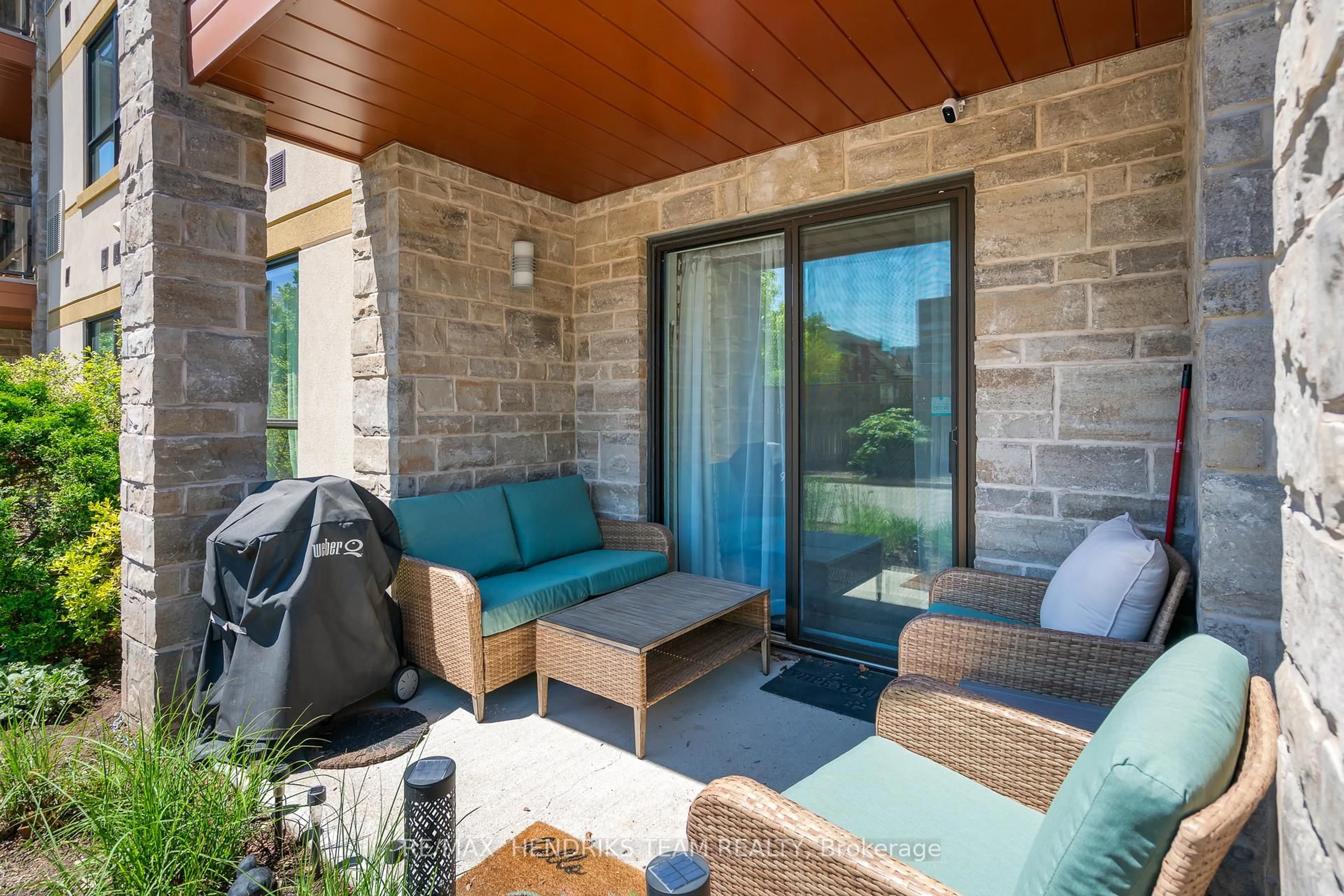 Patio, water/lake/river/ocean view for 26 Wellington St #102, St. Catharines Ontario L2R 5P8