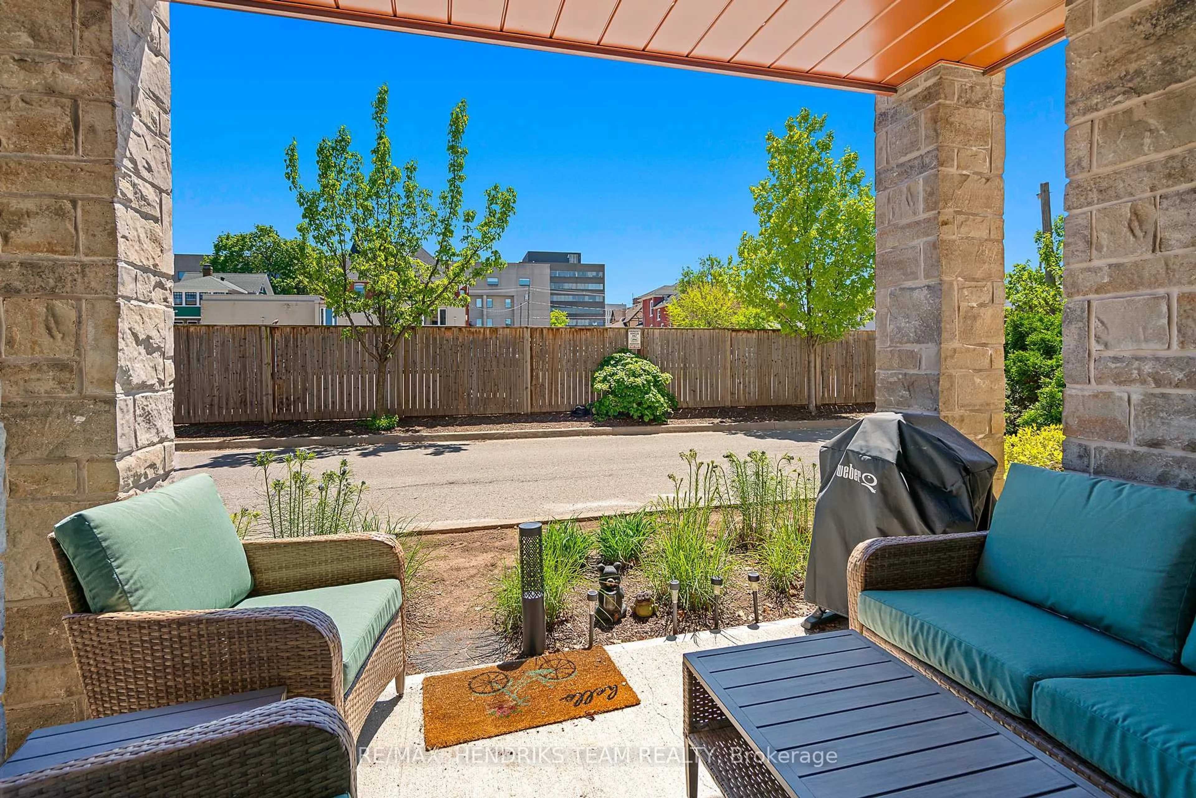 Patio, water/lake/river/ocean view for 26 Wellington St #102, St. Catharines Ontario L2R 5P8