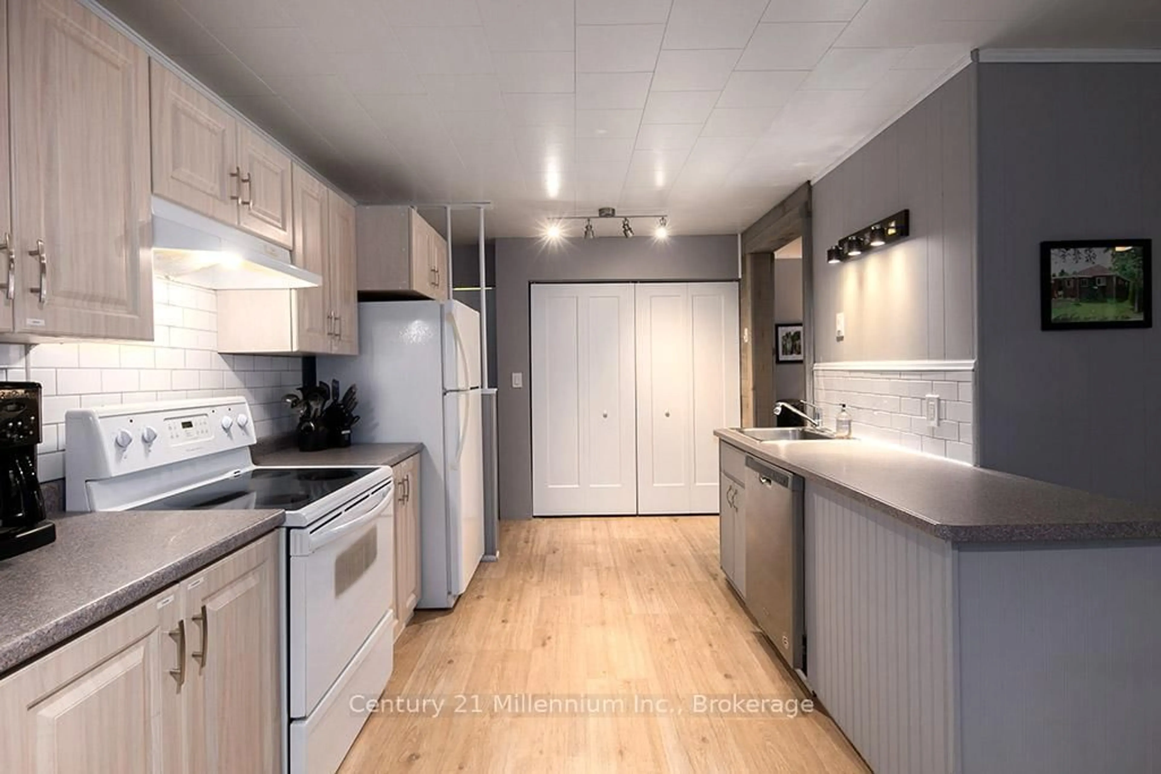 Standard kitchen, unknown for 175134 Grey Road 30 Rd, Grey Highlands Ontario N0C 1H0