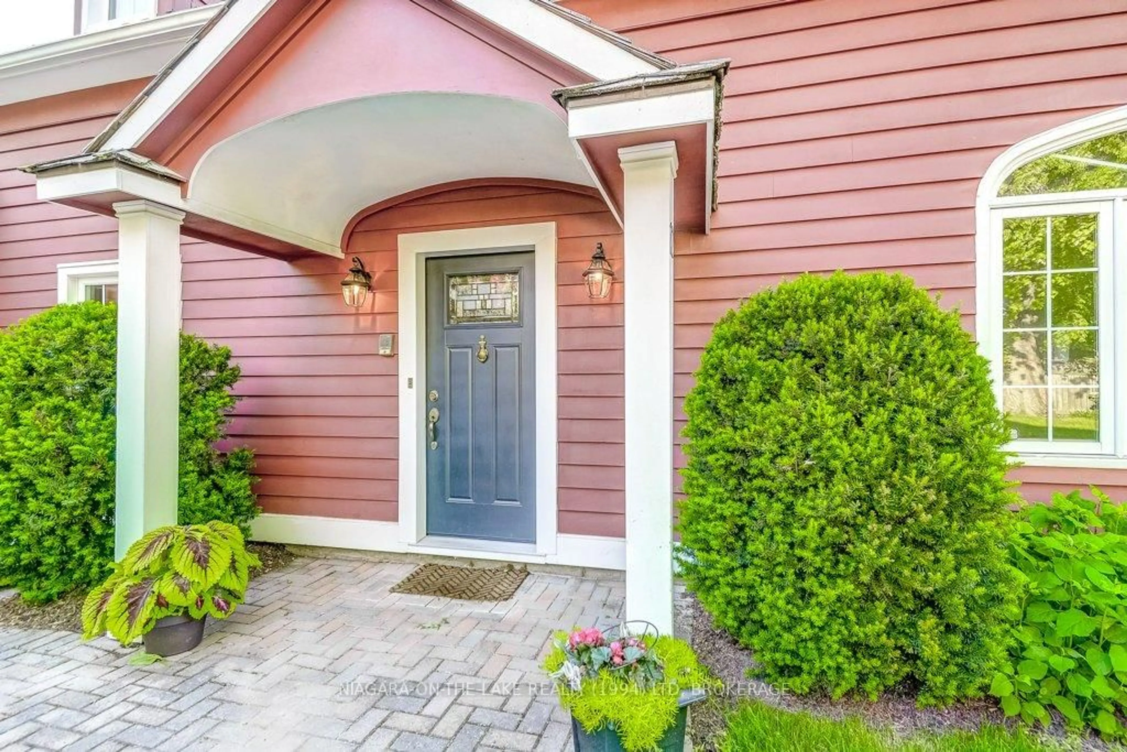 Unknown for 12 CENTRE St, Niagara-on-the-Lake Ontario L0S 1J0