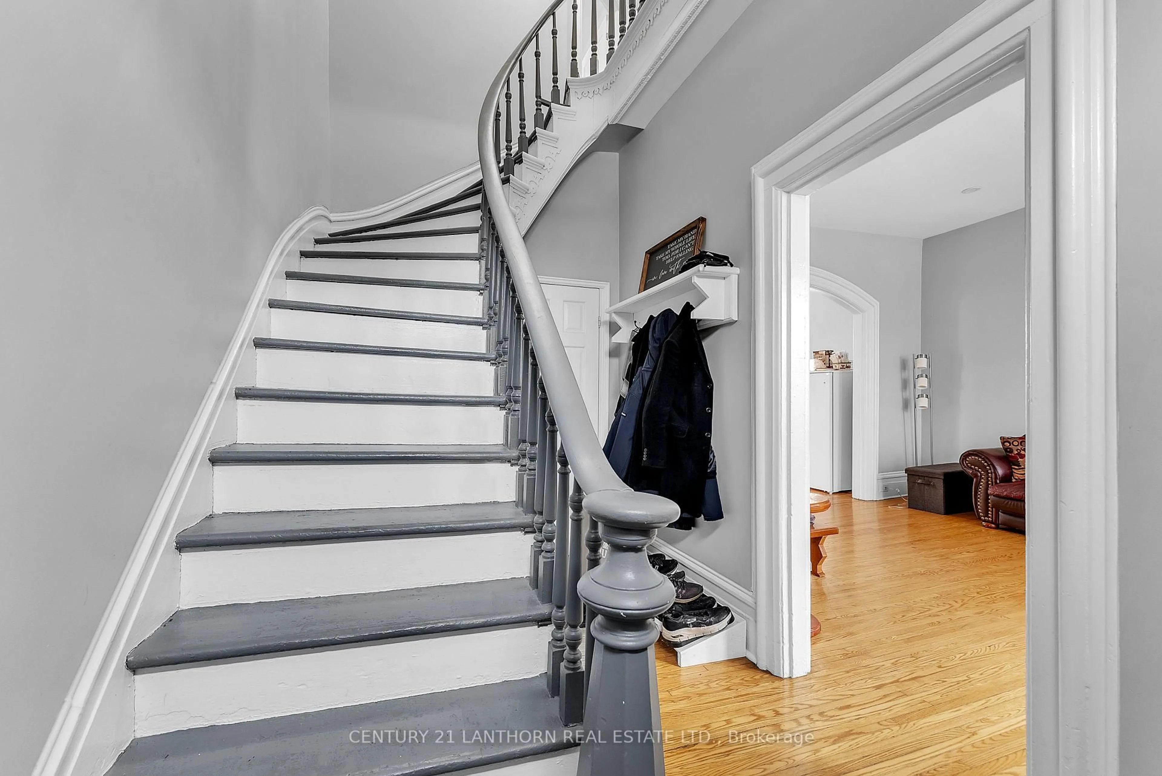 Stairs for 133 Foster Ave, Belleville Ontario K8N 3P8