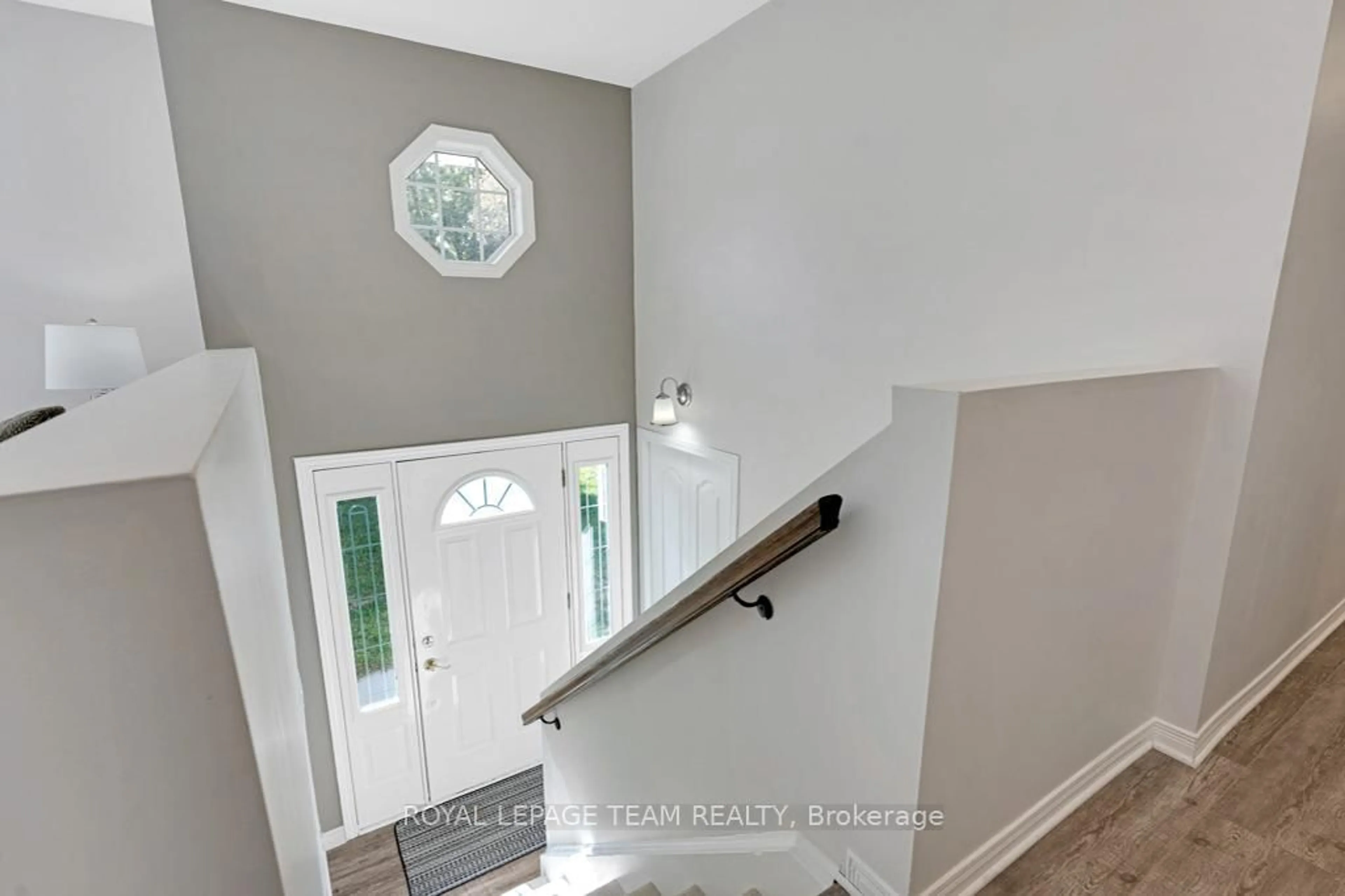 Indoor entryway for 712 Hyndman Rd, Edwardsburgh/Cardinal Ontario K0E 1X0