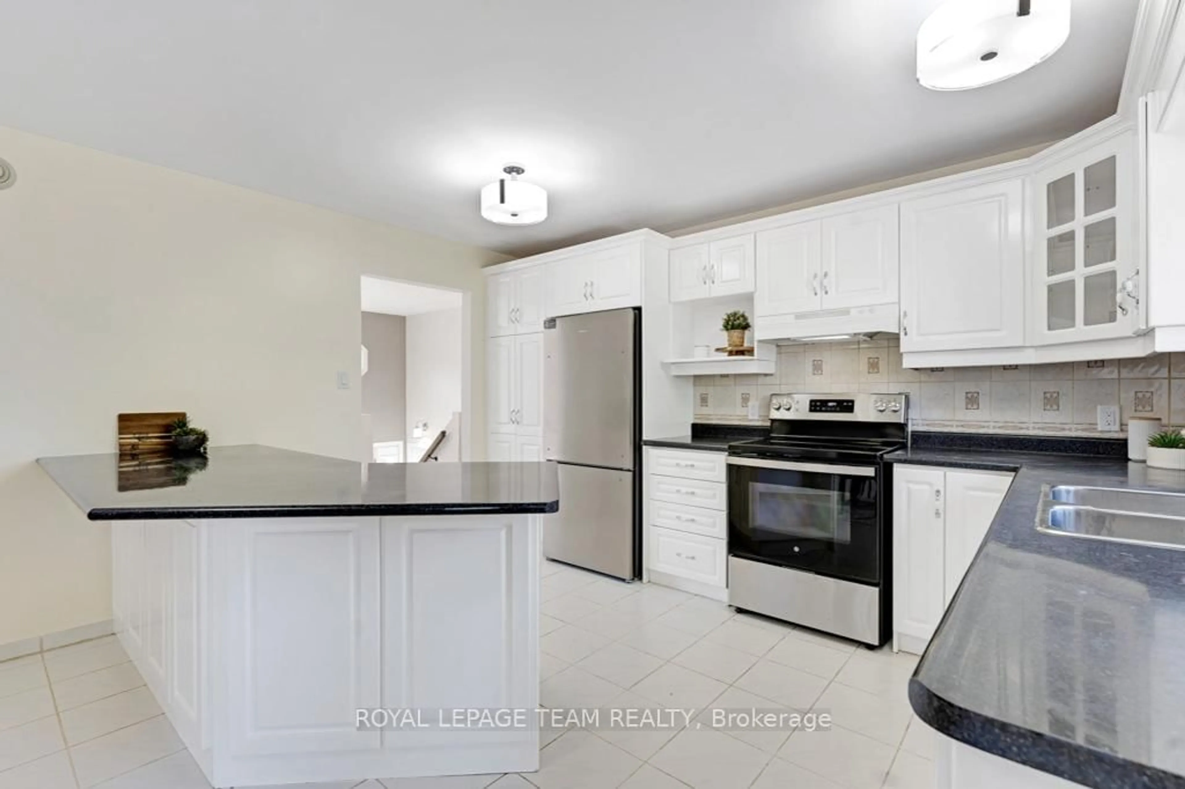 Standard kitchen, unknown for 712 Hyndman Rd, Edwardsburgh/Cardinal Ontario K0E 1X0