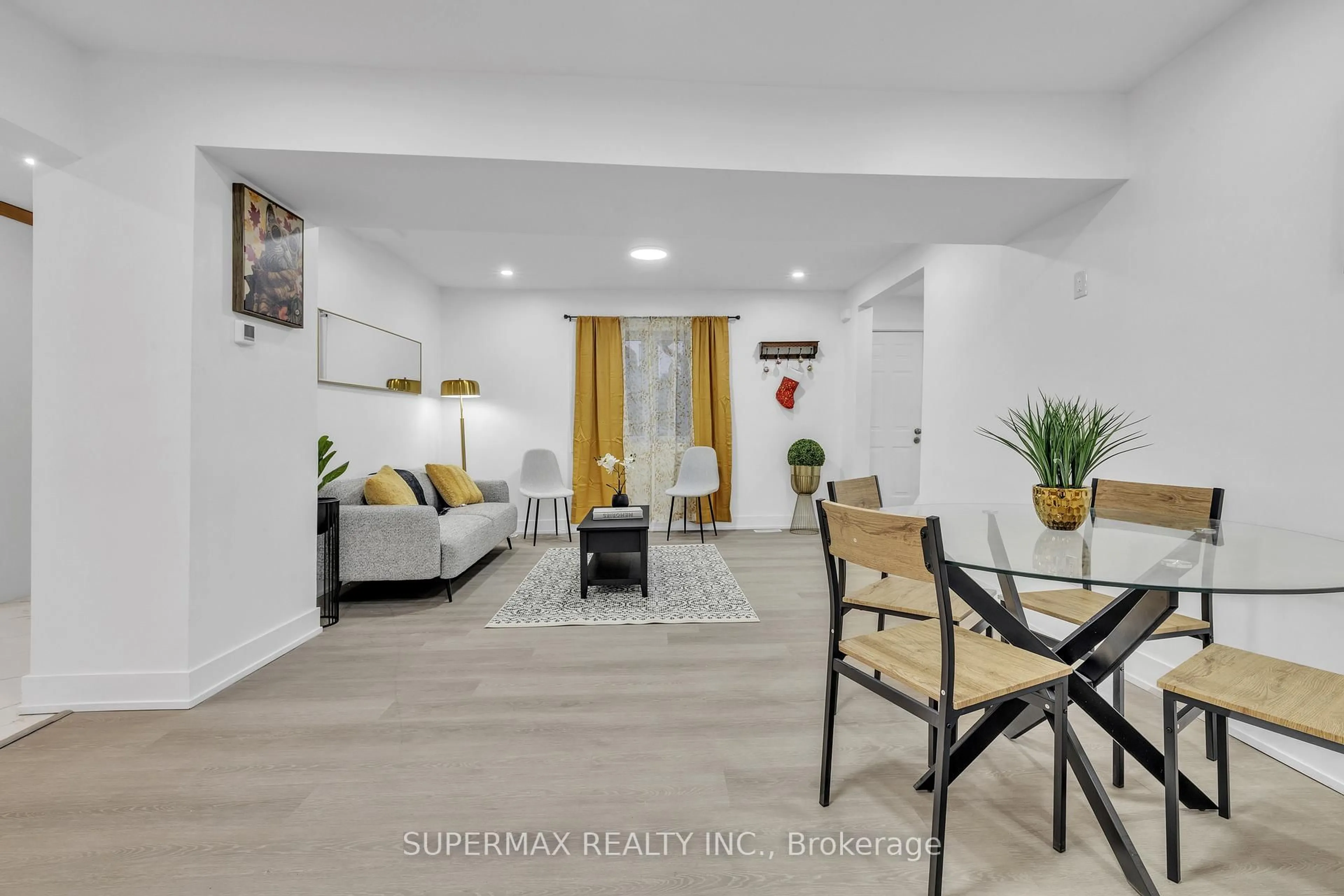 Living room with furniture, unknown for 94 Hiawatha St, St. Thomas Ontario N5P 2T7