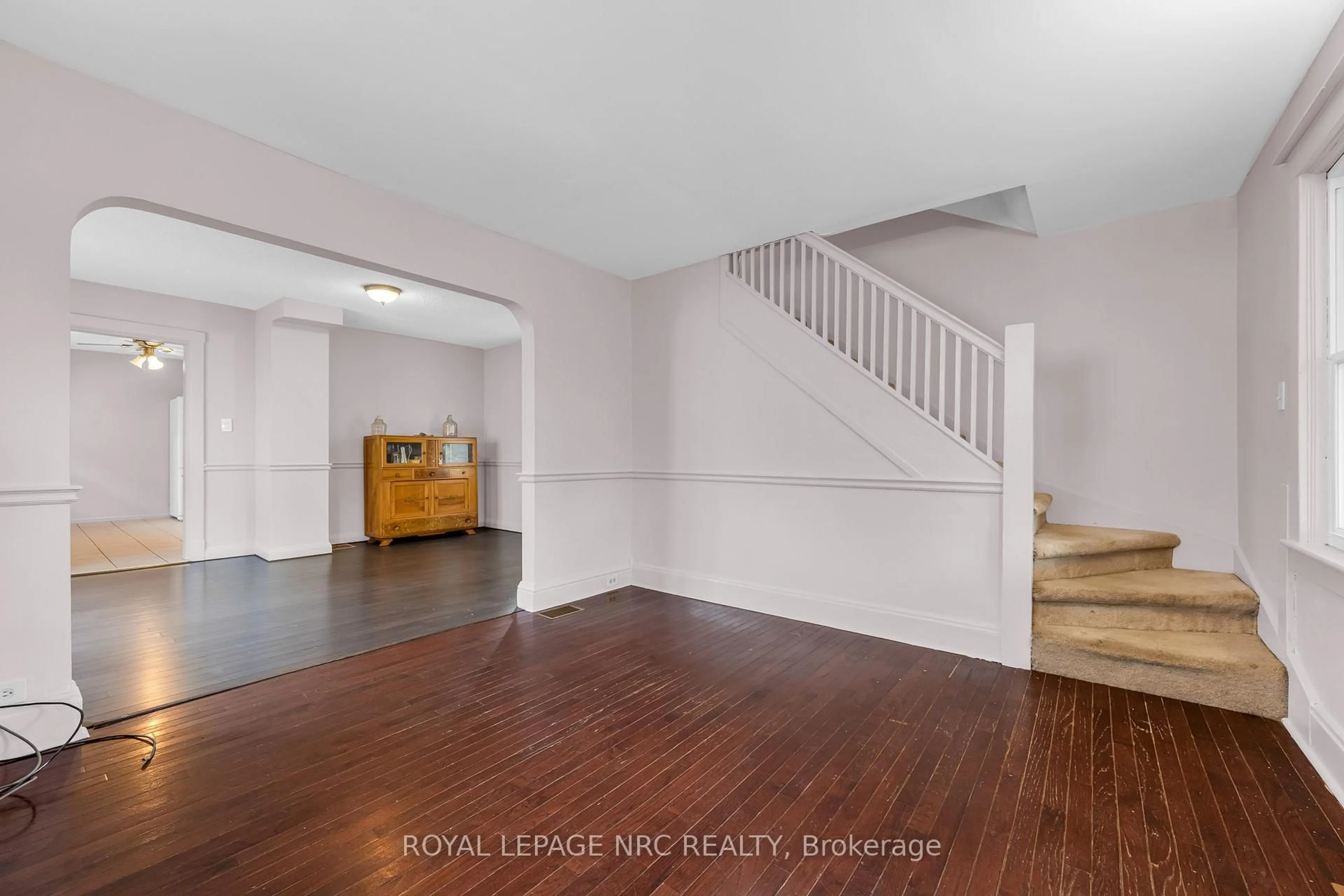 Unknown for 36 Elizabeth St, St. Catharines Ontario L2R 2L4