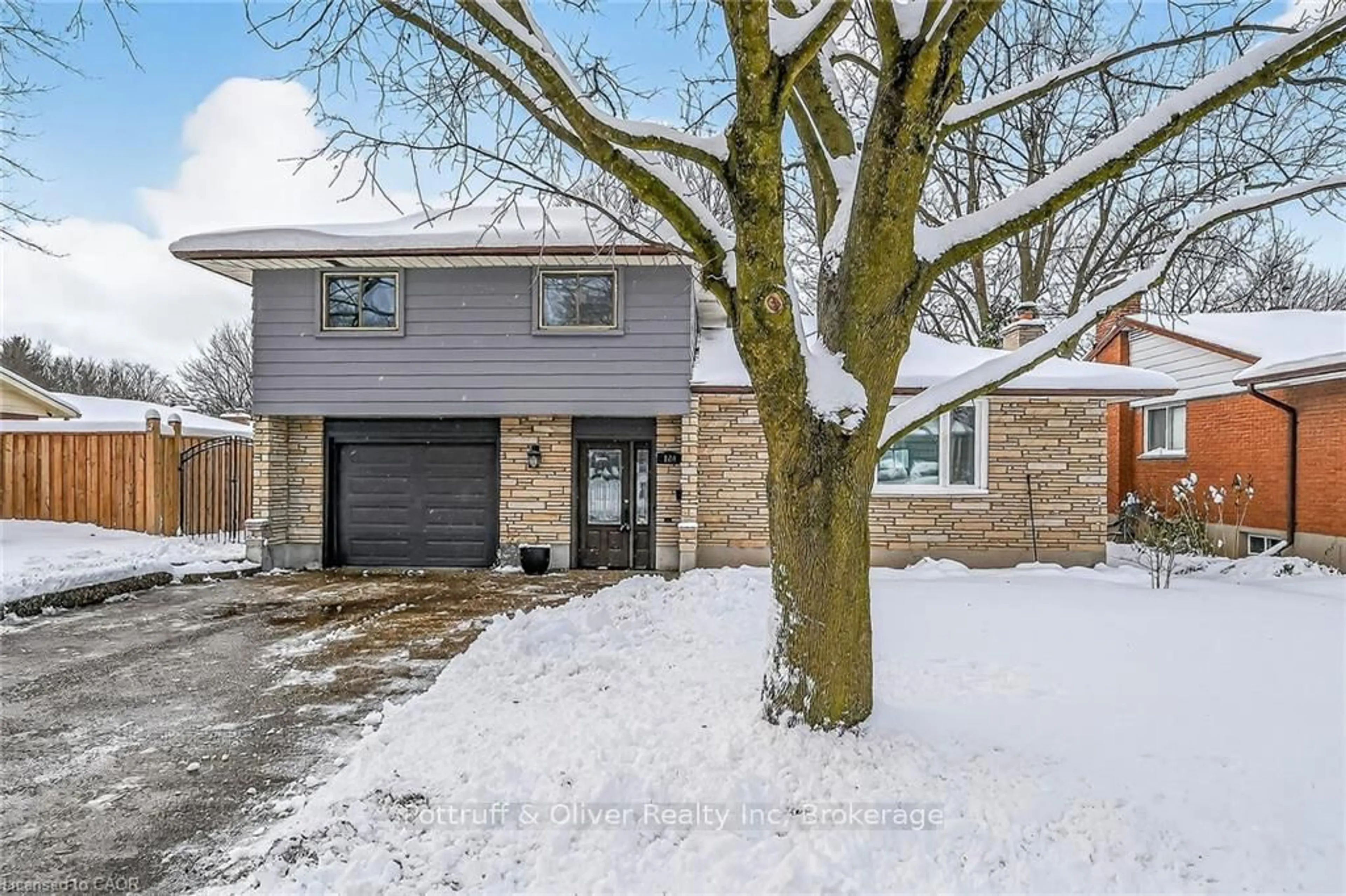 Home with brick exterior material, street for 124 Southwood Dr, Cambridge Ontario N1S 3S2