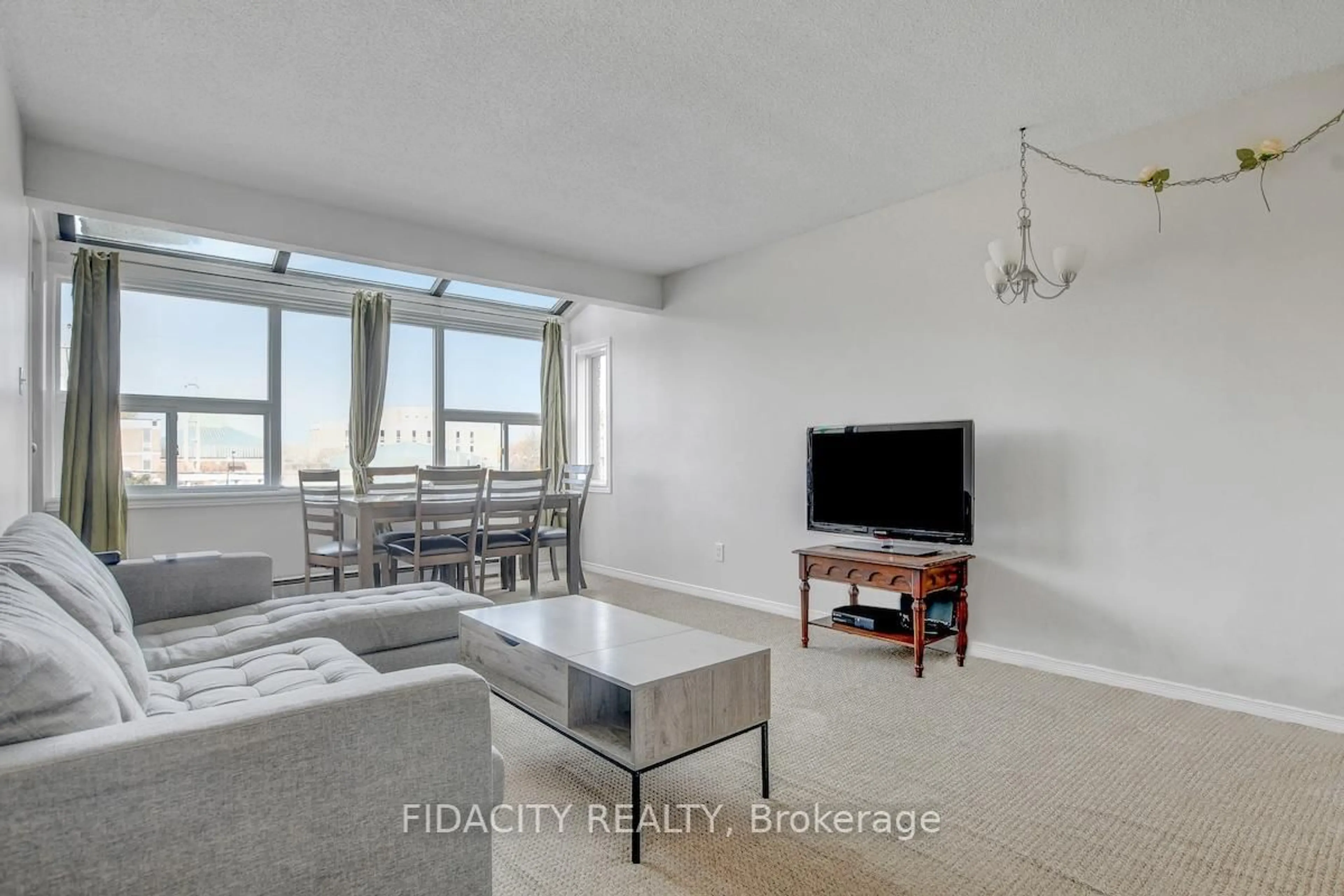 A pic of a room for 1490 Heron Rd #309, Ottawa Ontario K1V 6A5