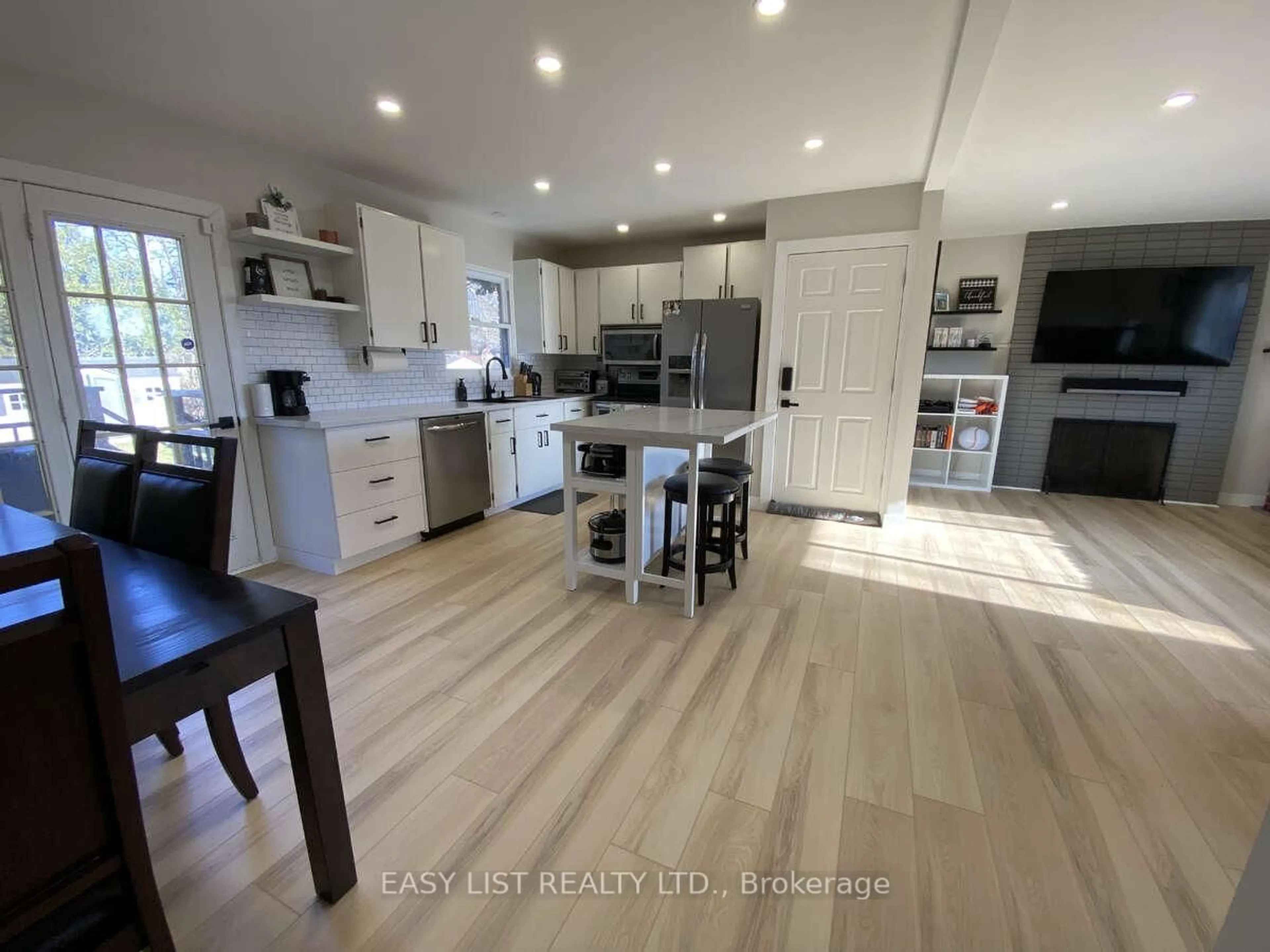 Open concept kitchen, unknown for 1188 Portland St, London East Ontario N5V 2L3