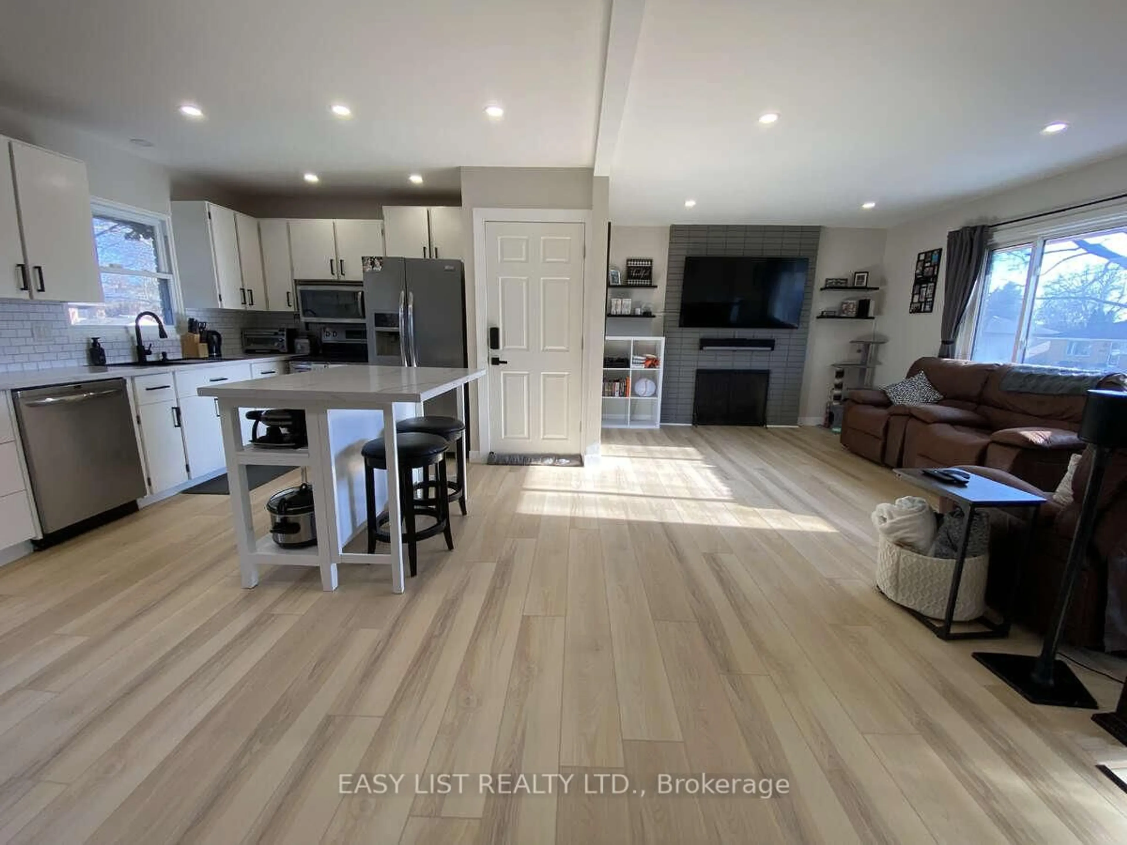 Open concept kitchen, unknown for 1188 Portland St, London East Ontario N5V 2L3